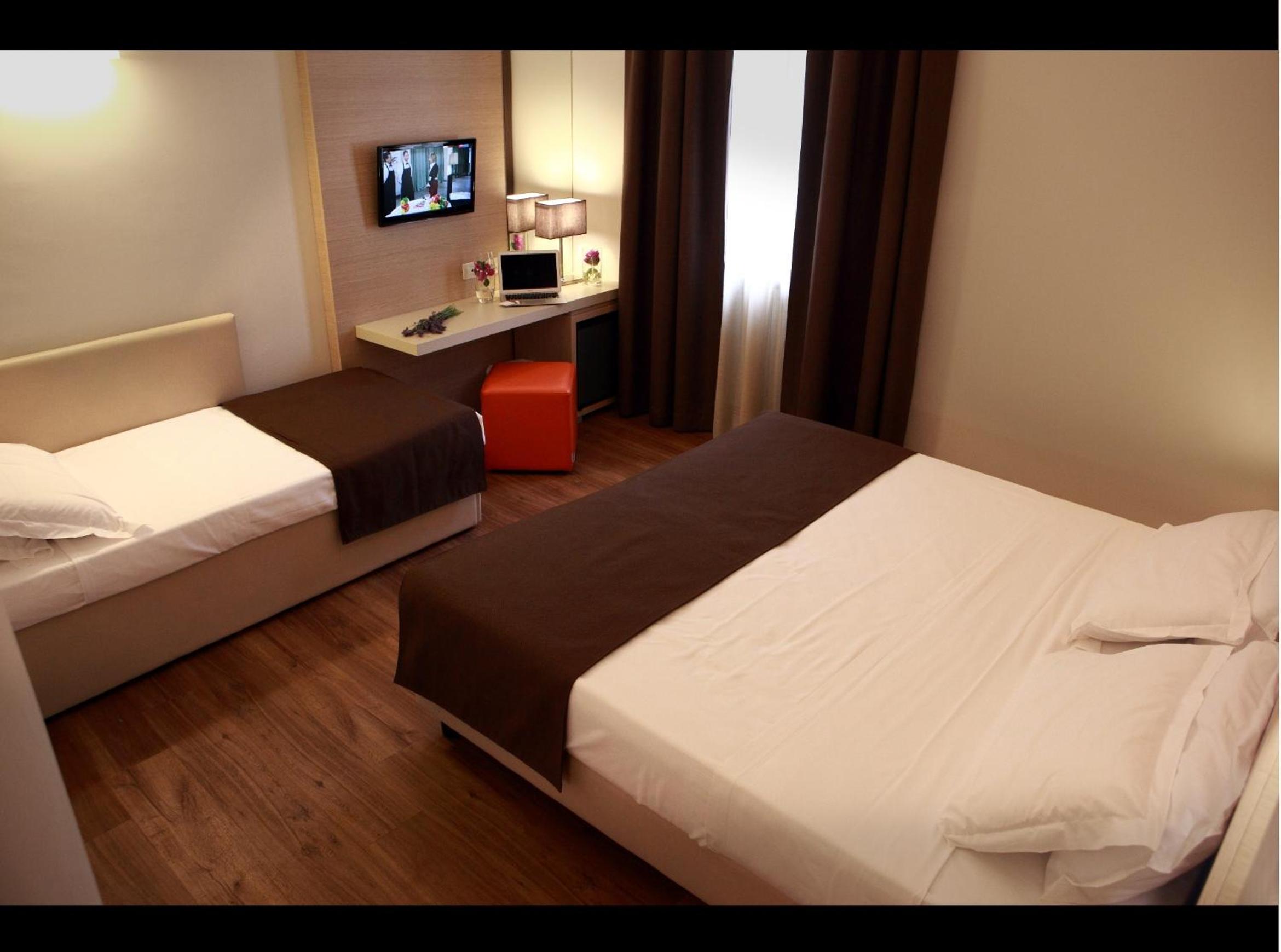 Superior Triple Room - Photo 1