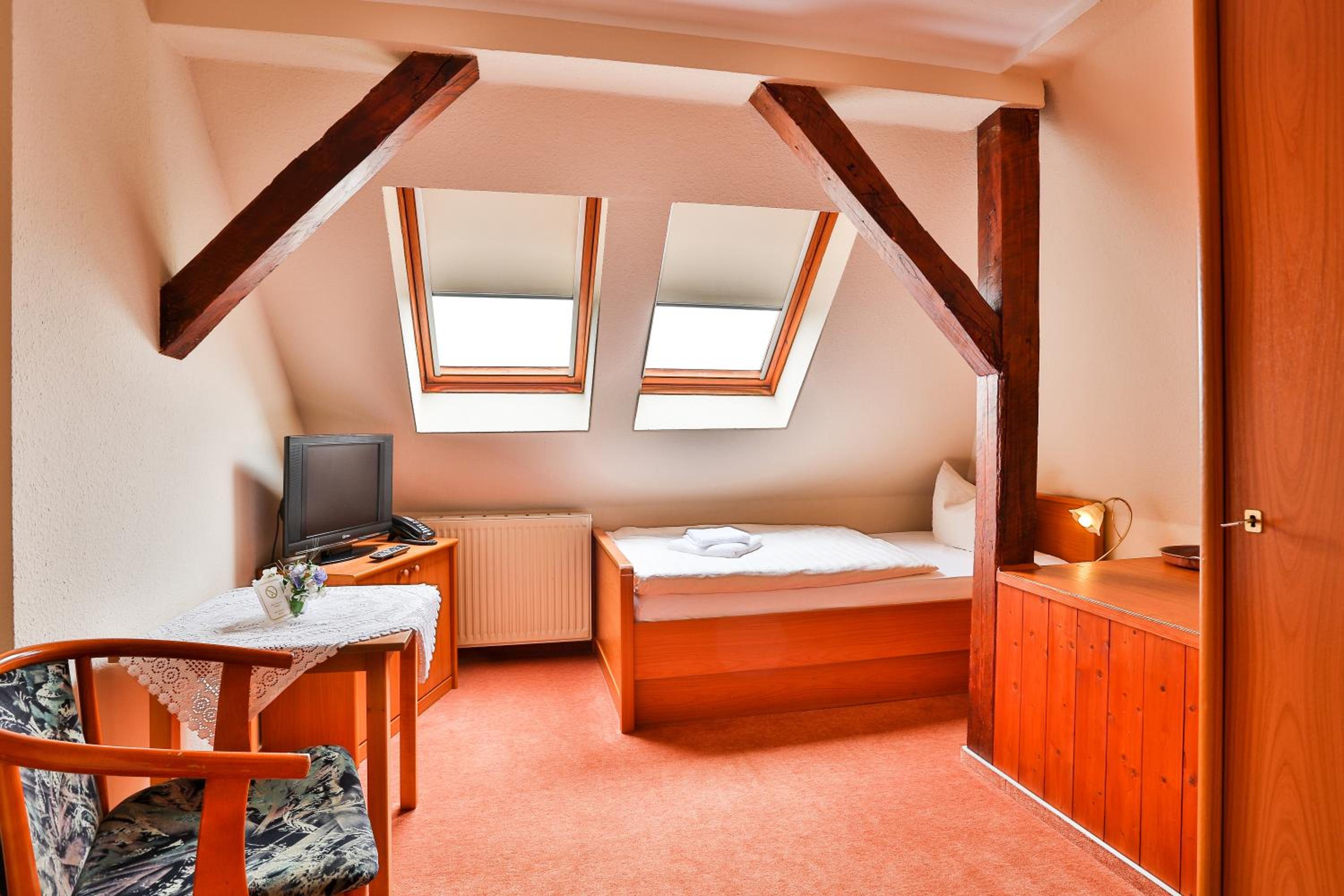 Economy Single Room