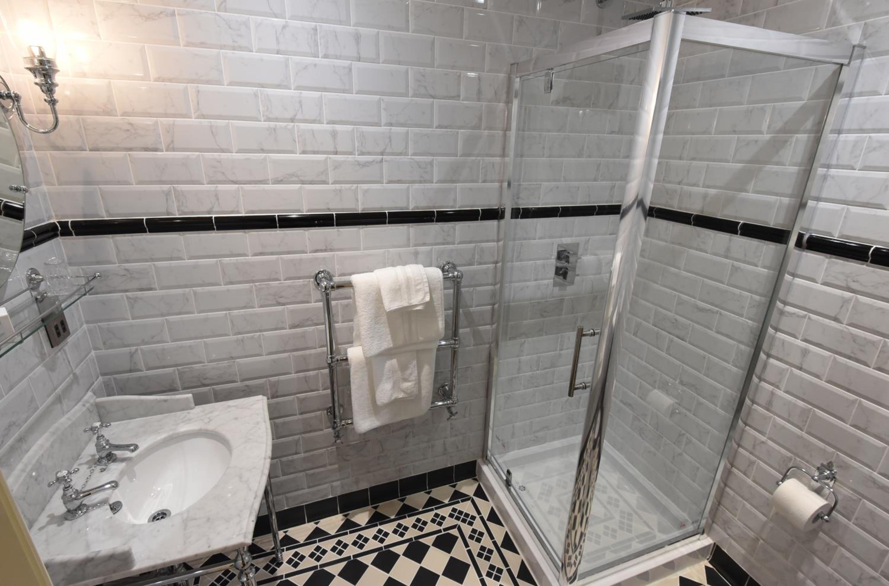 Deluxe King Room photo 3