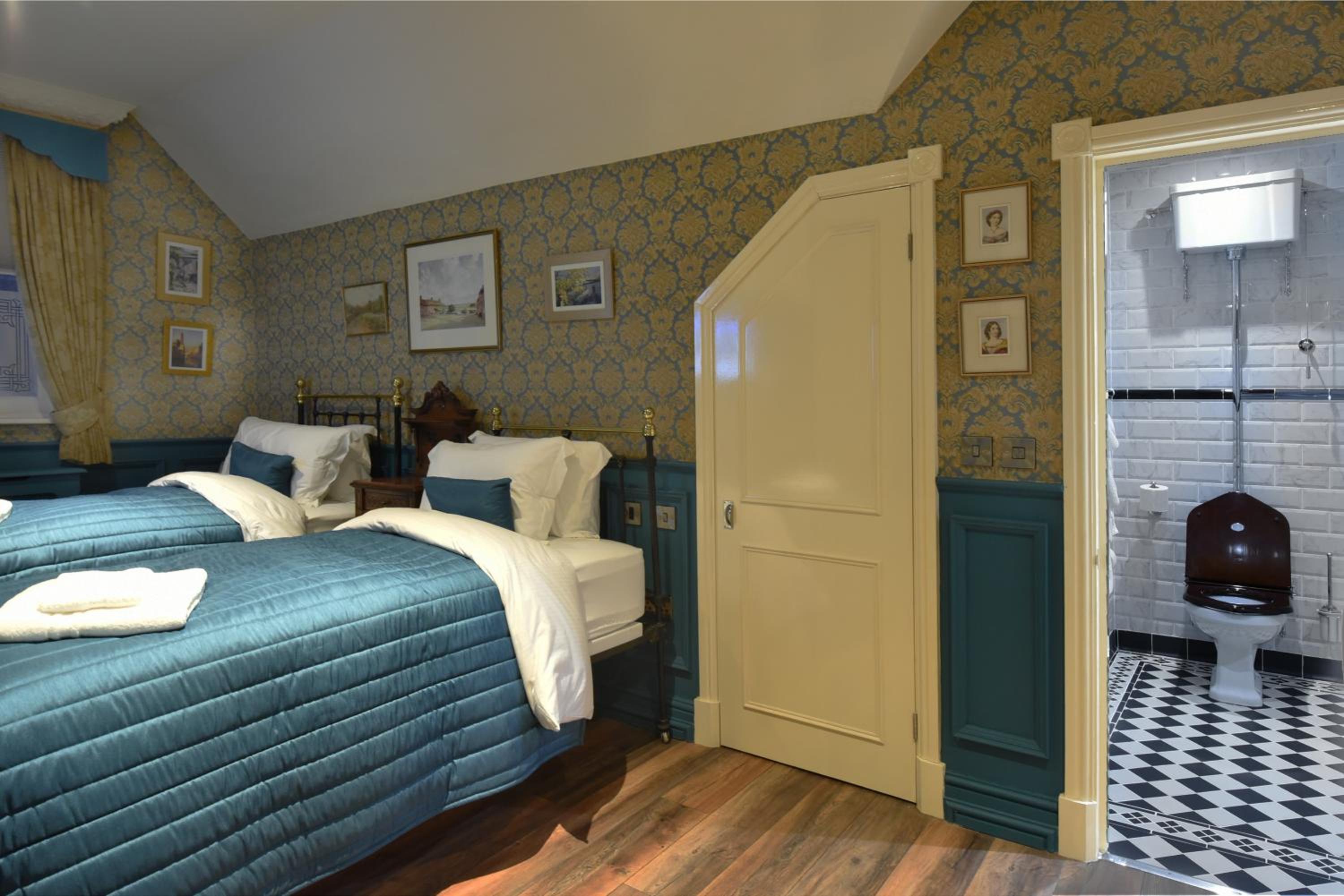 Family Room - Photo 1
