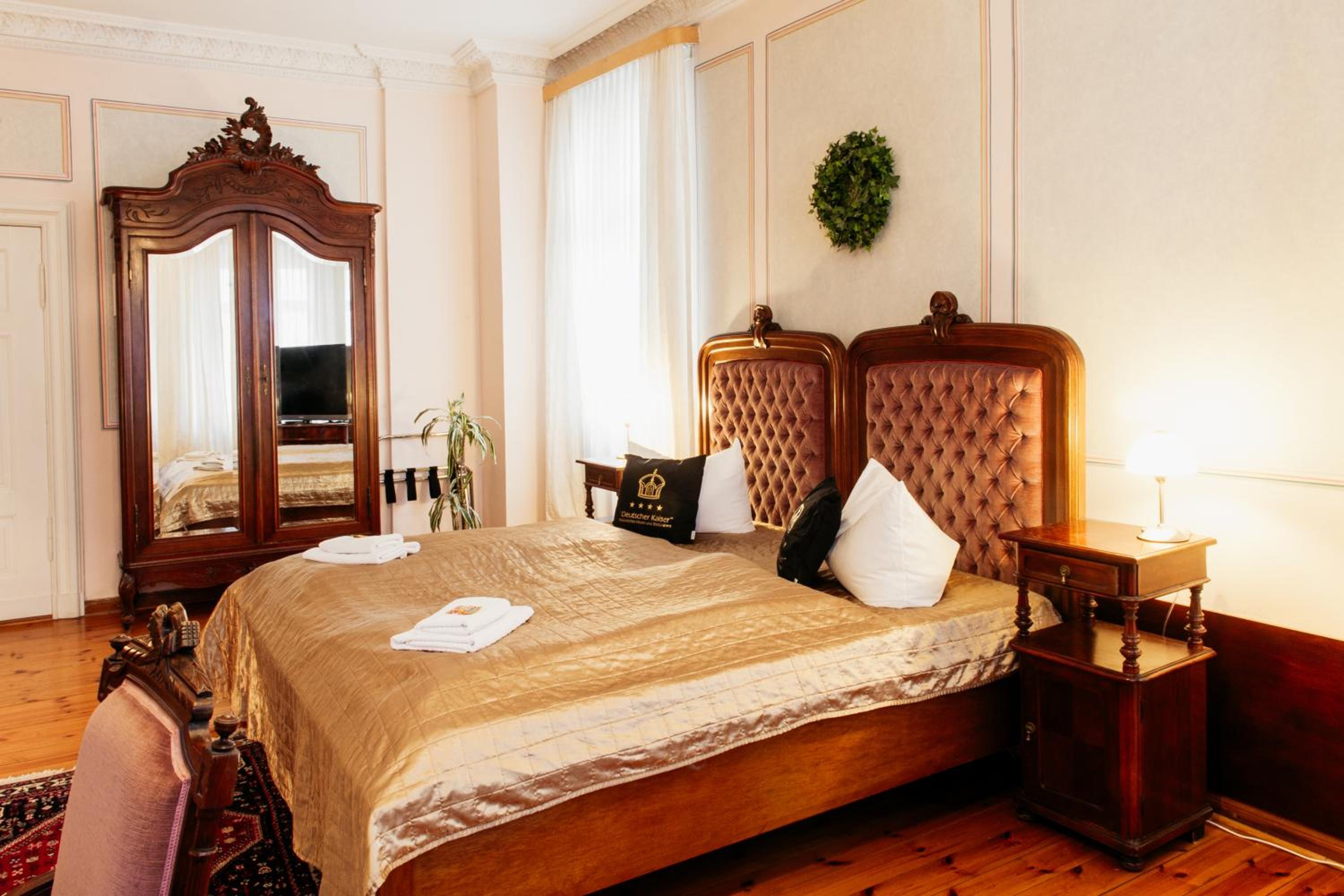 Suite - Historical Building photo 2