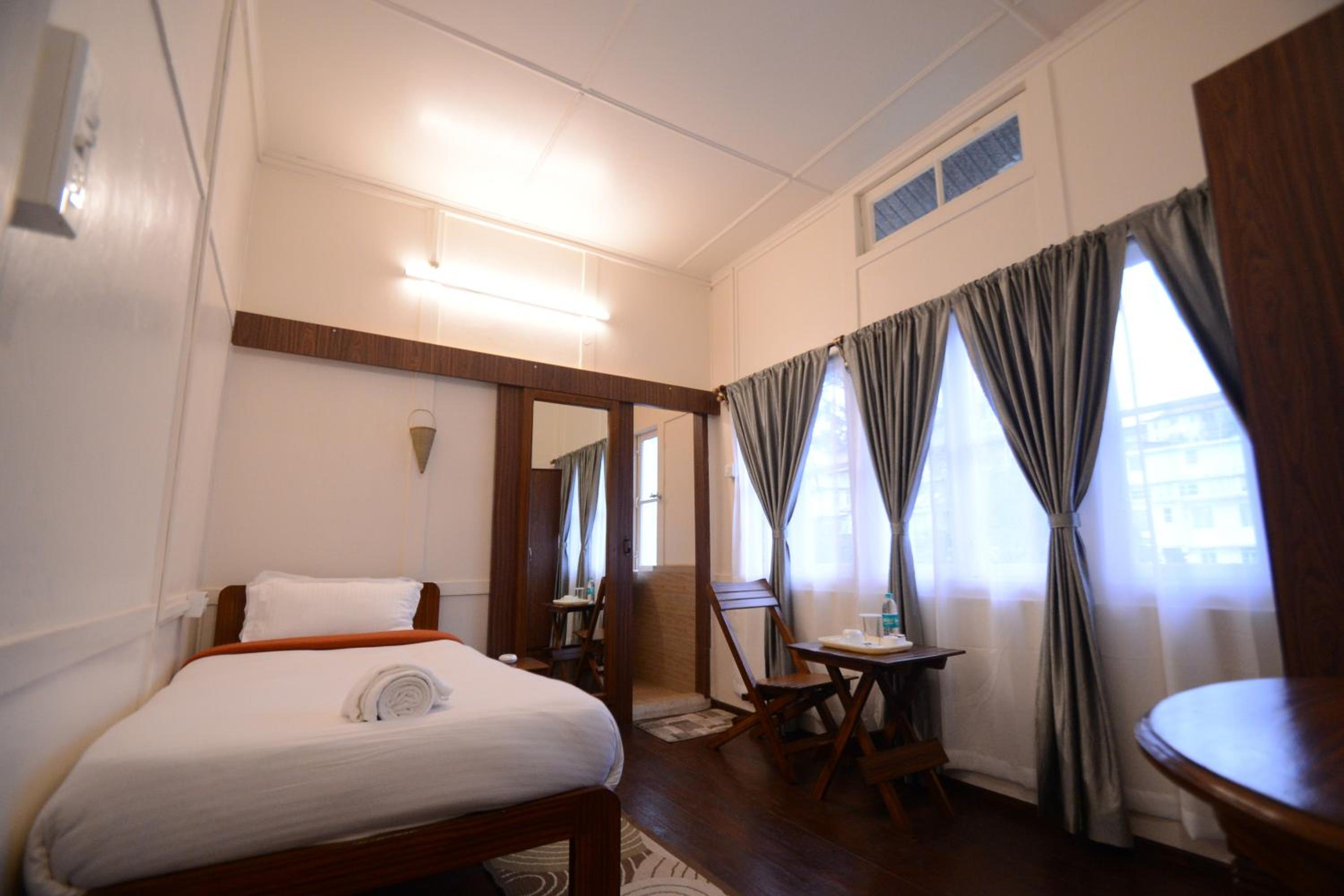 Budget Single Room photo 2