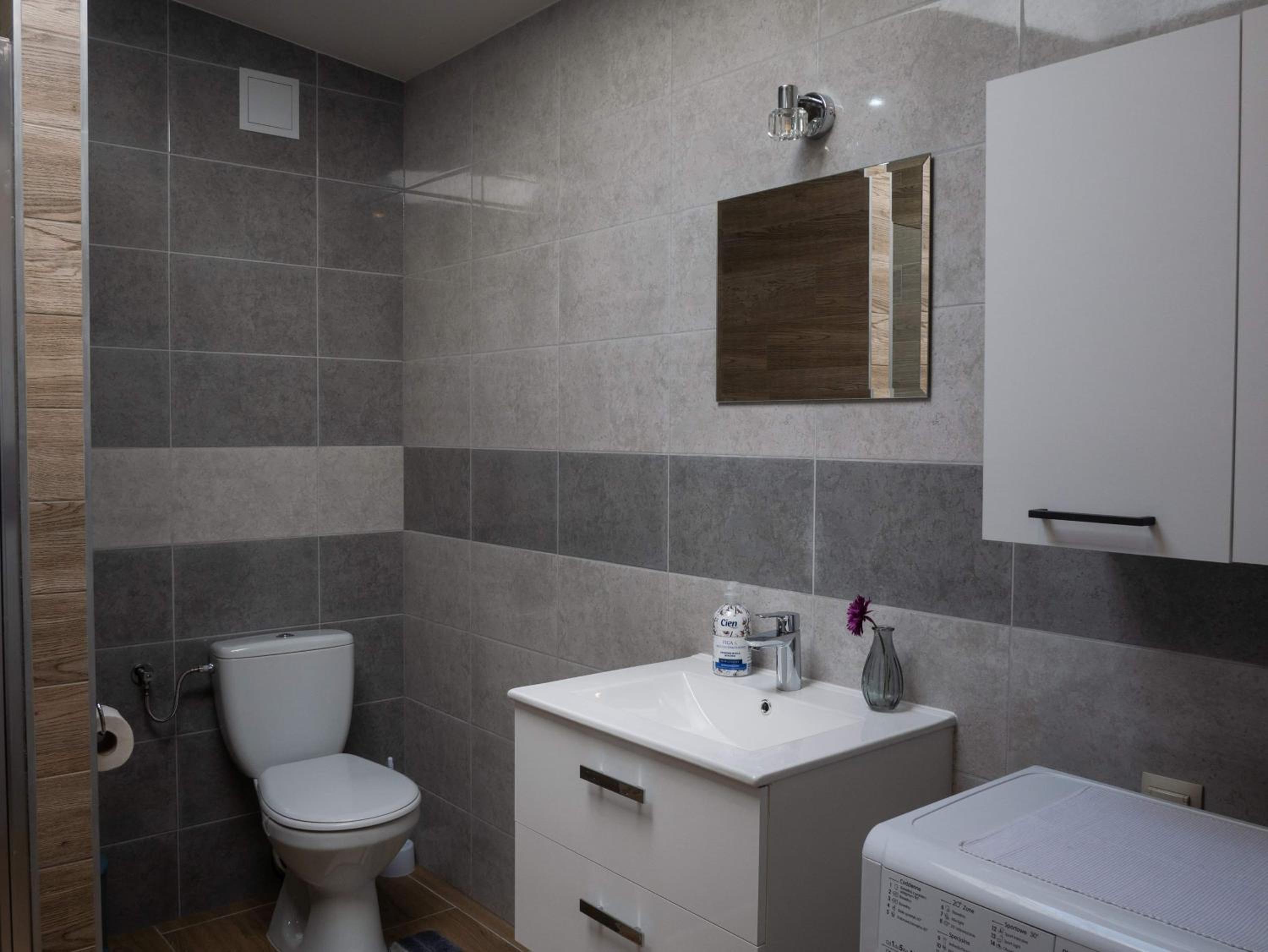 Studio Apartment - Photo 7