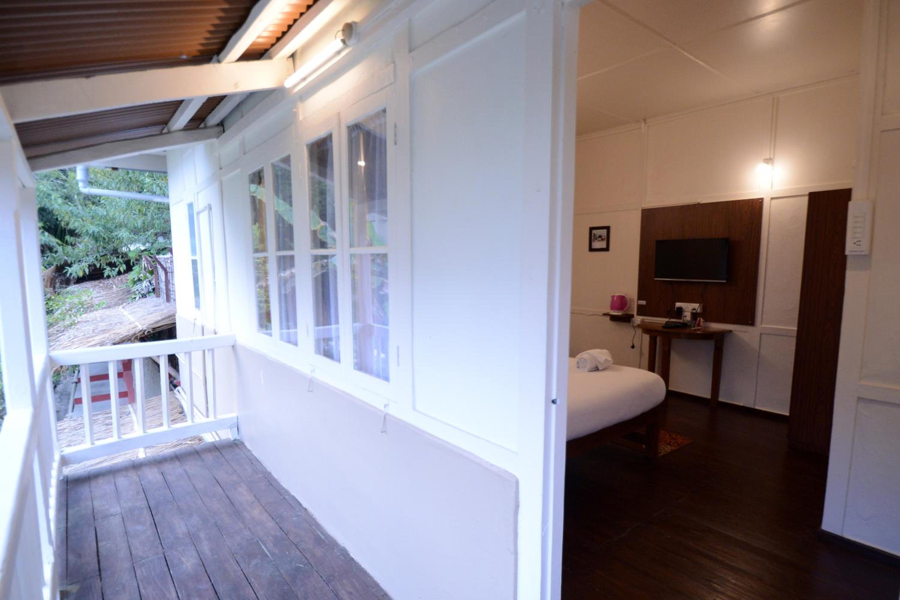 Budget Twin Room photo 3