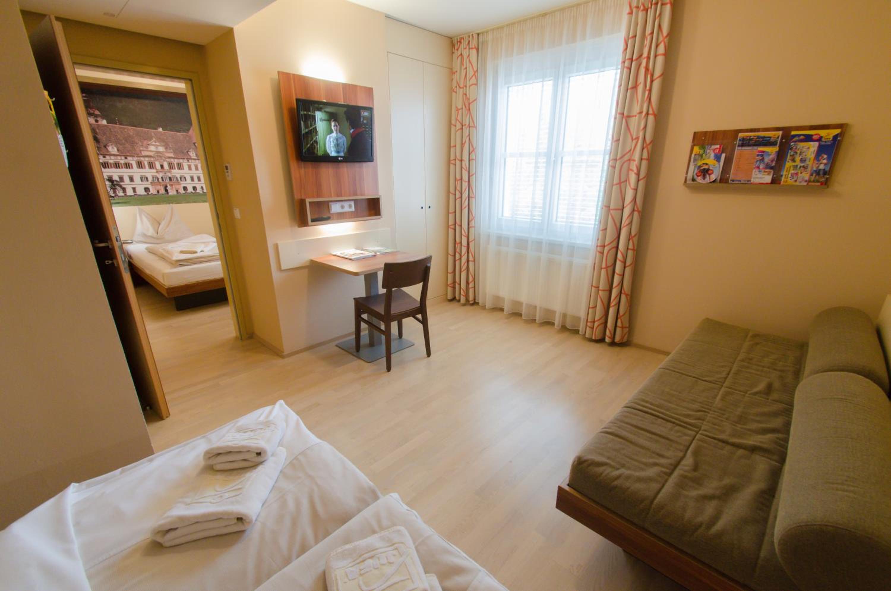 Two-Bedroom Apartment - Photo 2