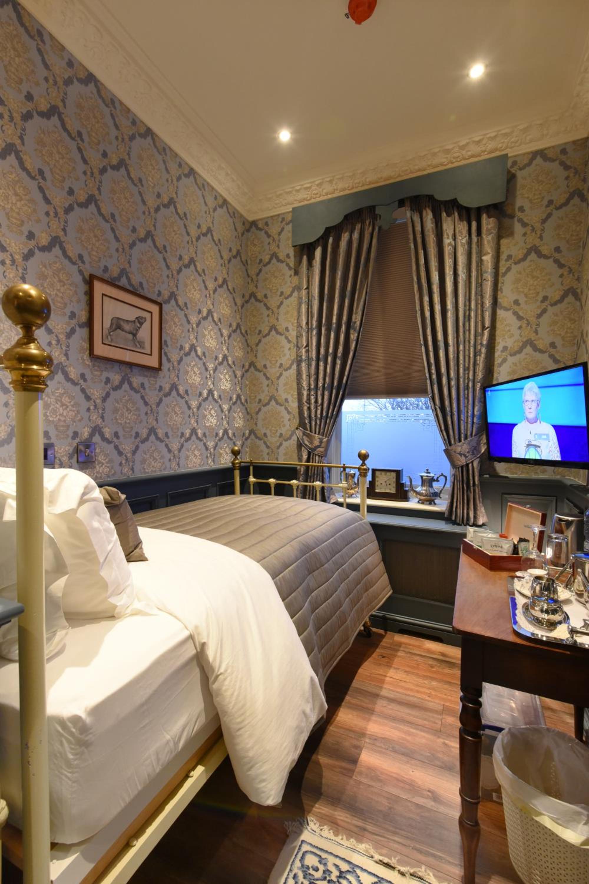 Deluxe Single Room