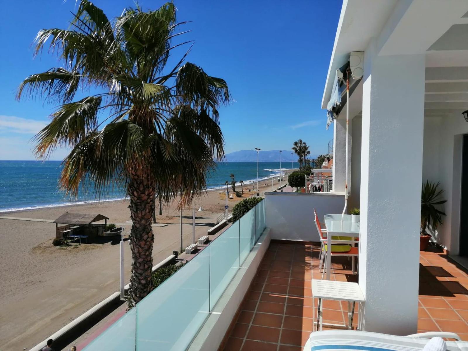 Penthouse with Terrace and Sea View photo 2
