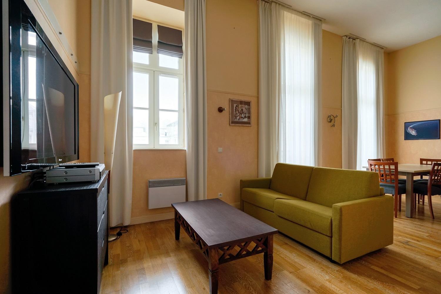 Comfort Two-Bedroom Apartment with Sea View (6 People)
