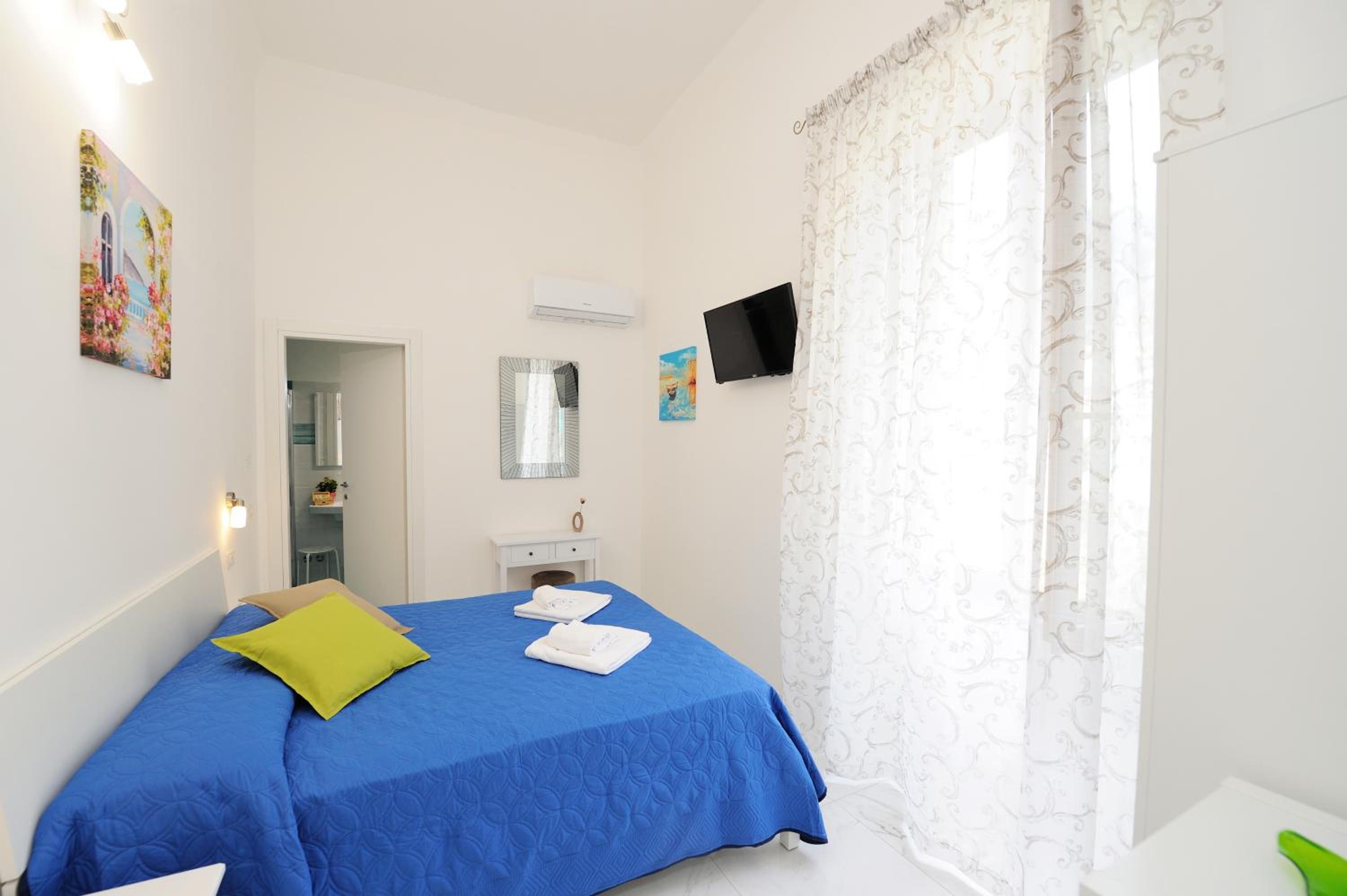 Double Room - Photo 4