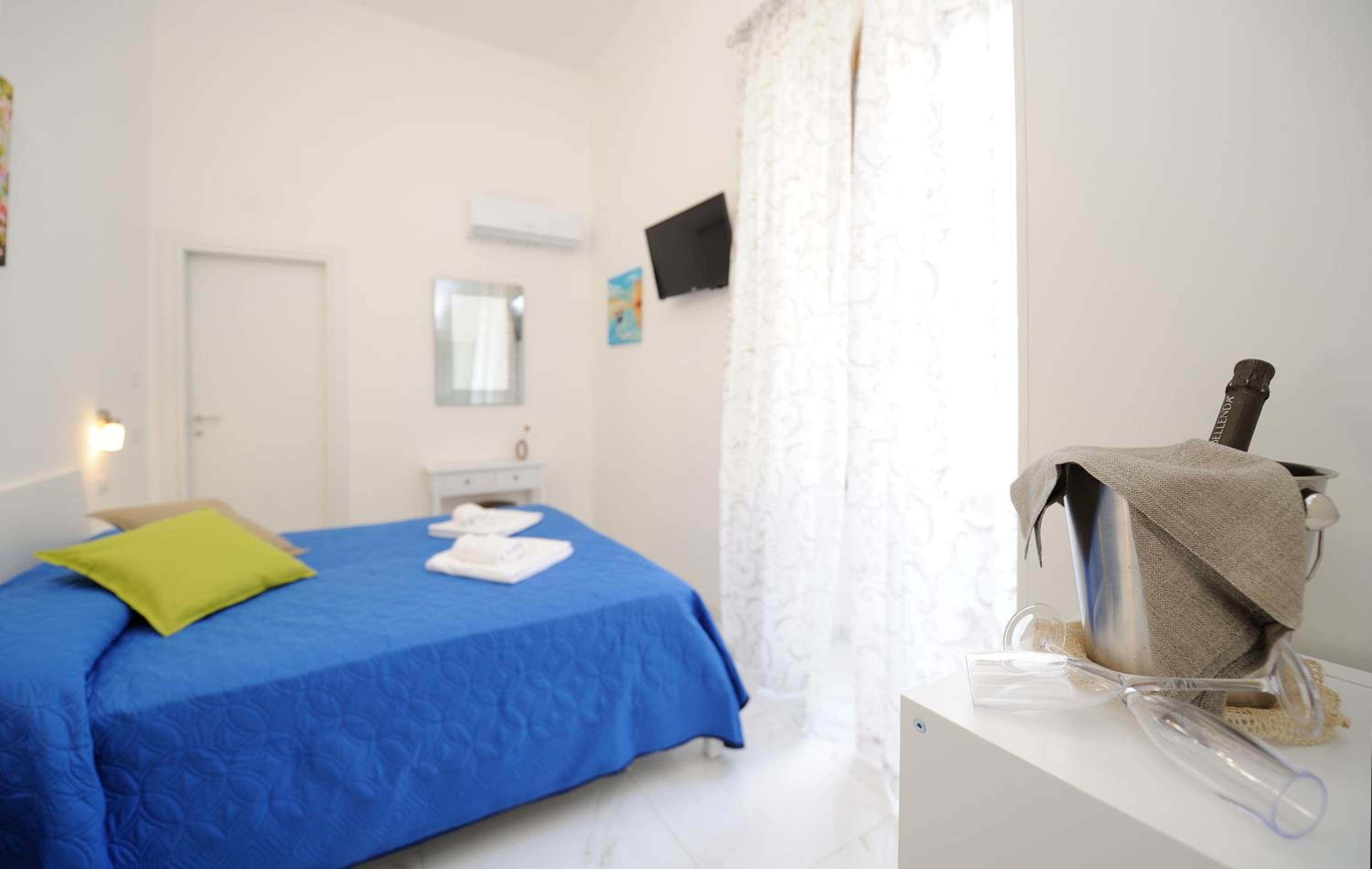 Double Room - Photo 5