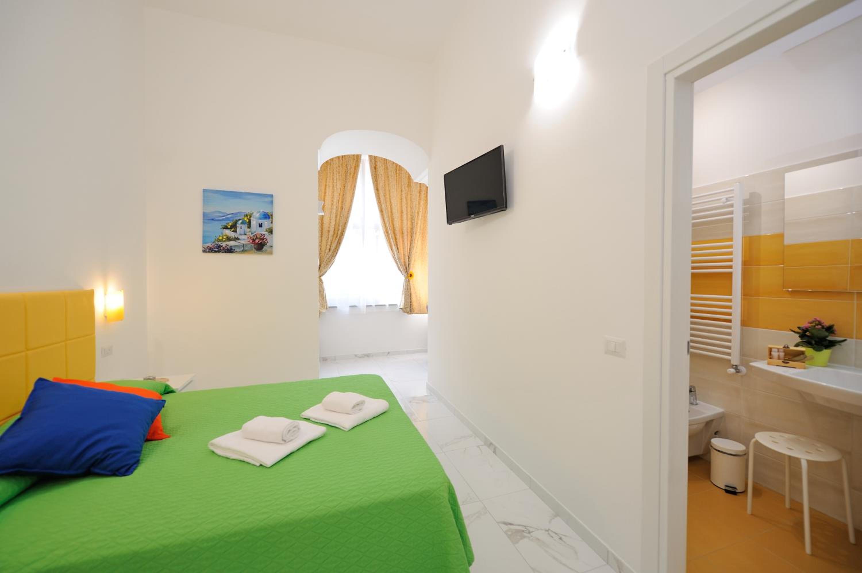 Double or Twin Room - Photo 5