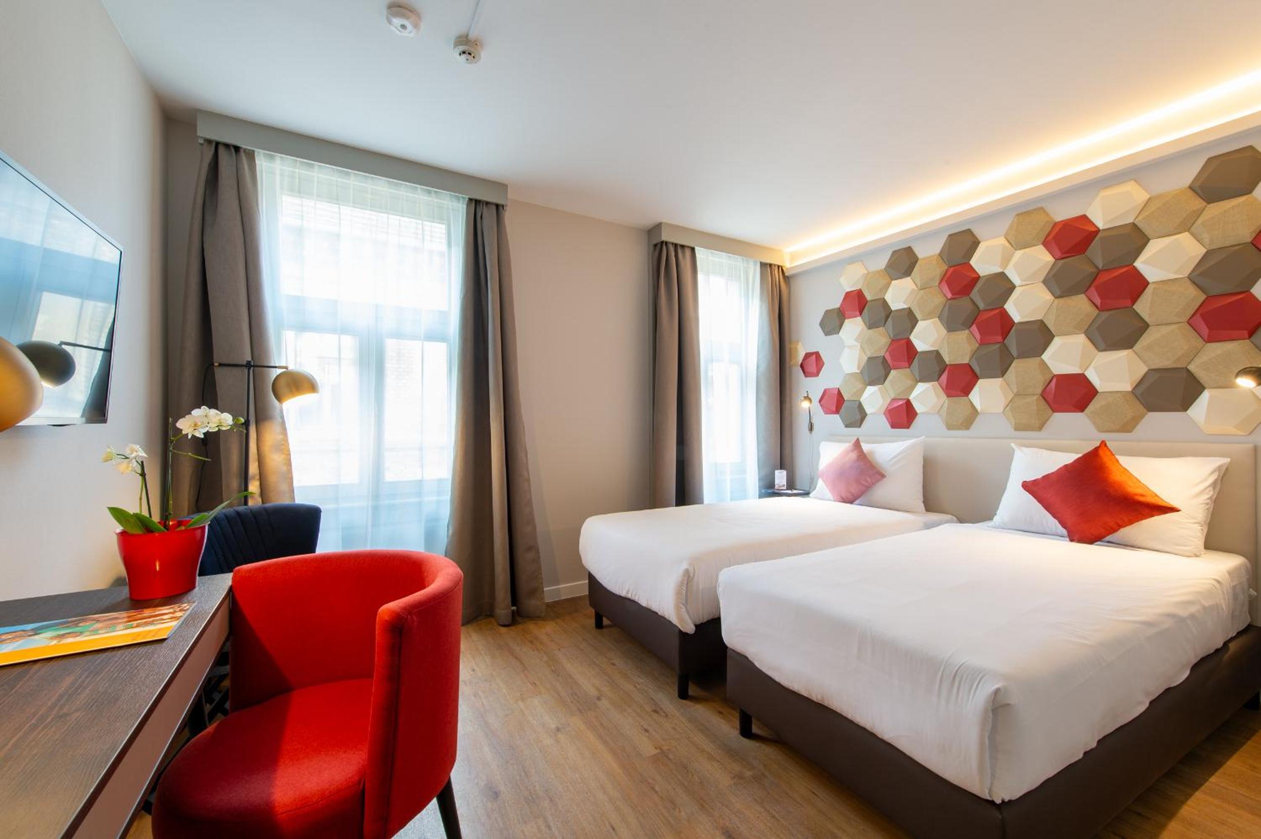 Superior Double or Twin Room - Photo 7