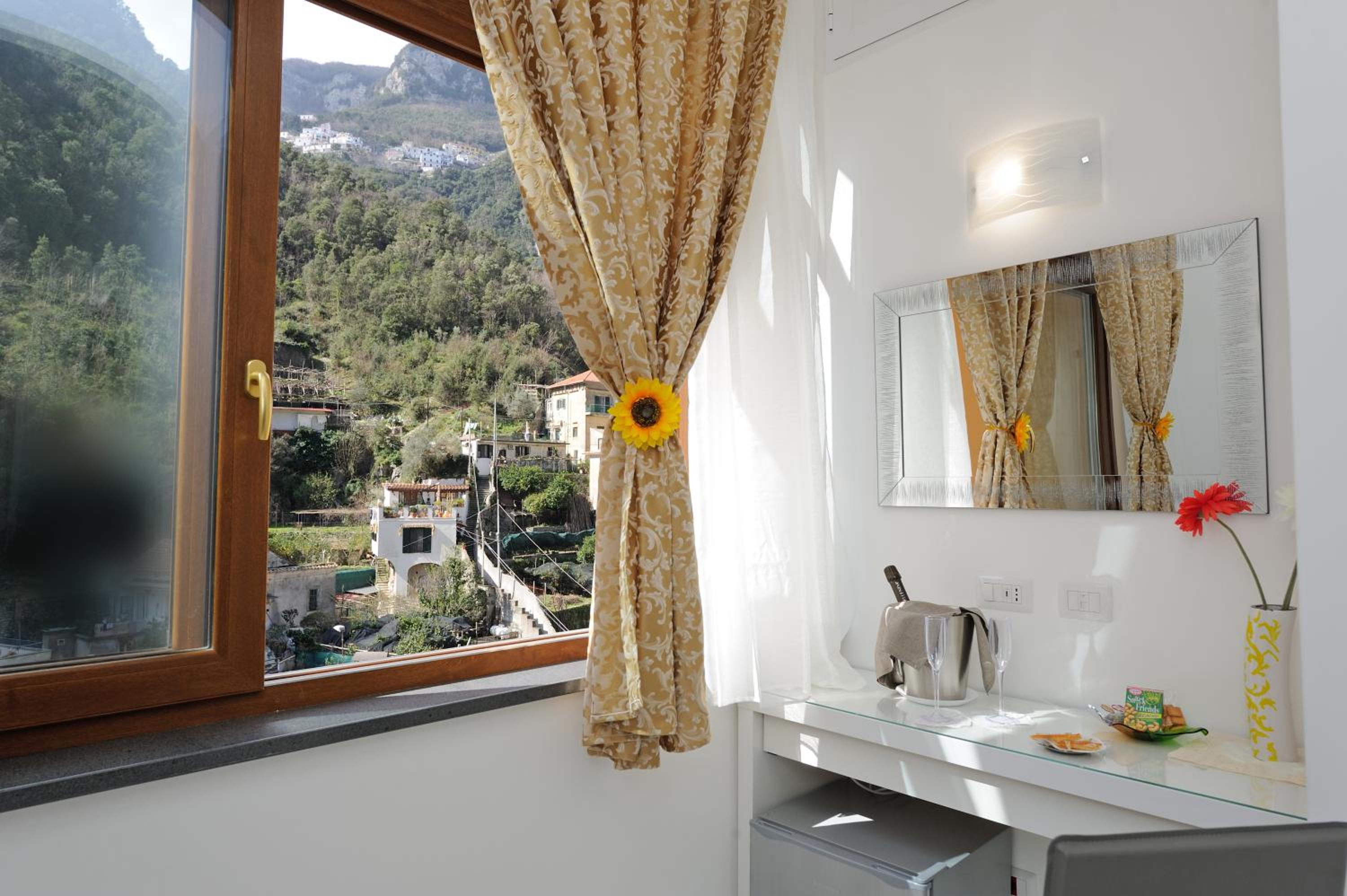 Double or Twin Room - Photo 8
