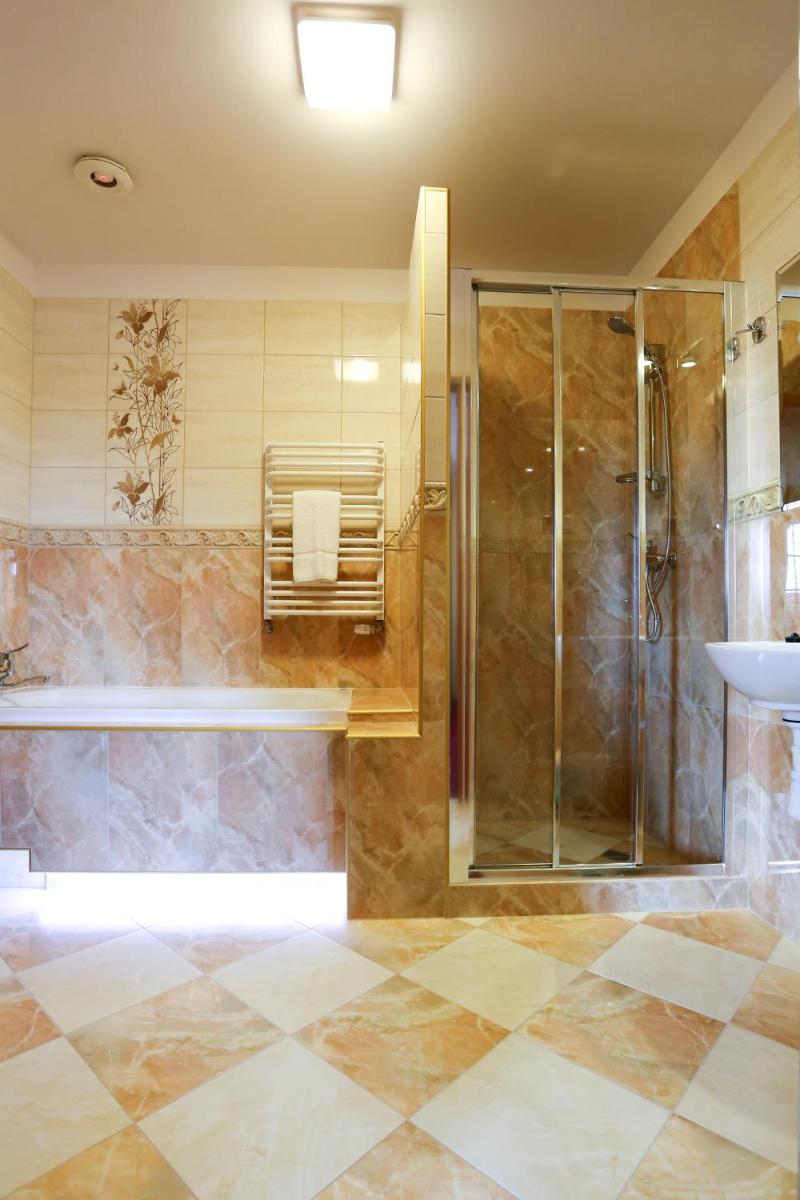 Deluxe Double or Twin Room photo 3