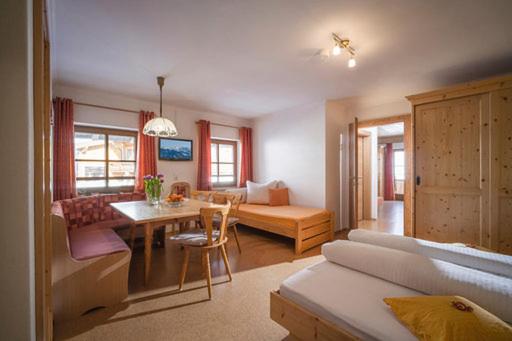 Apartment with Mountain View photo 1