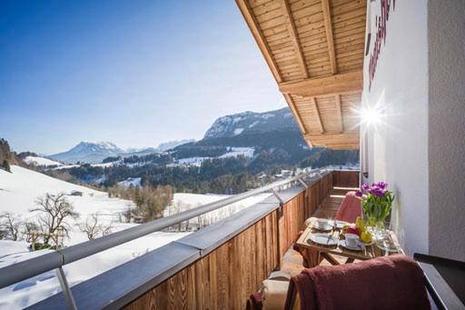 Double Room with Balcony (2 Adults + 1 Child) photo 2