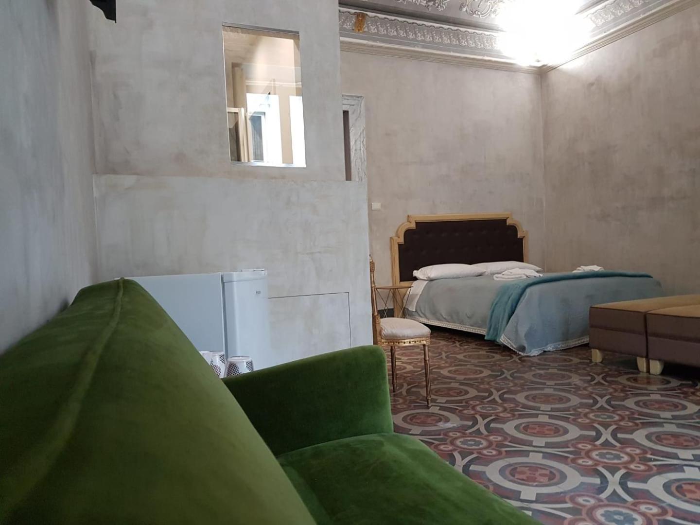 Quadruple Room with Private Bathroom photo 3