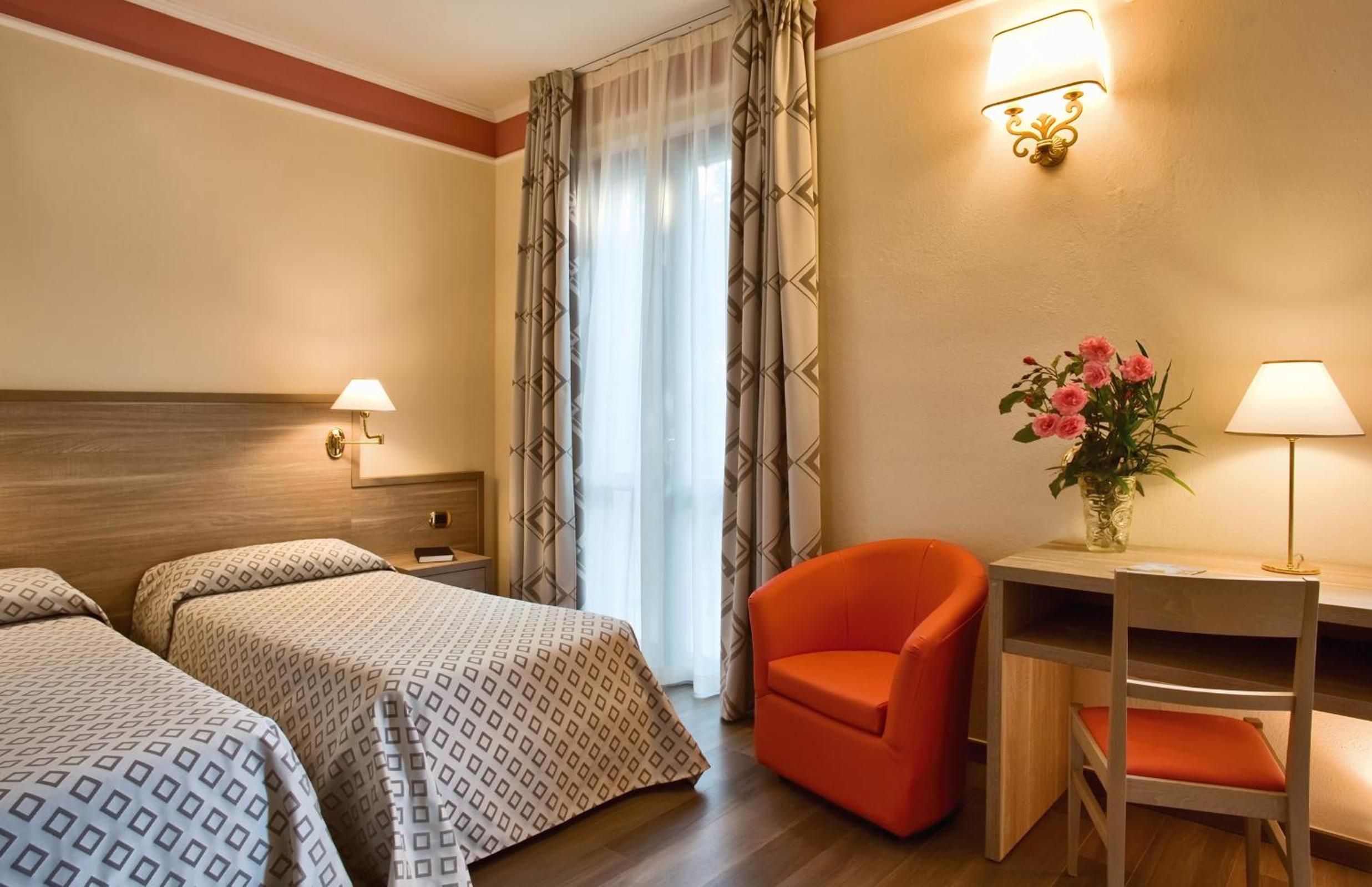 Double or Twin Room - Photo 10