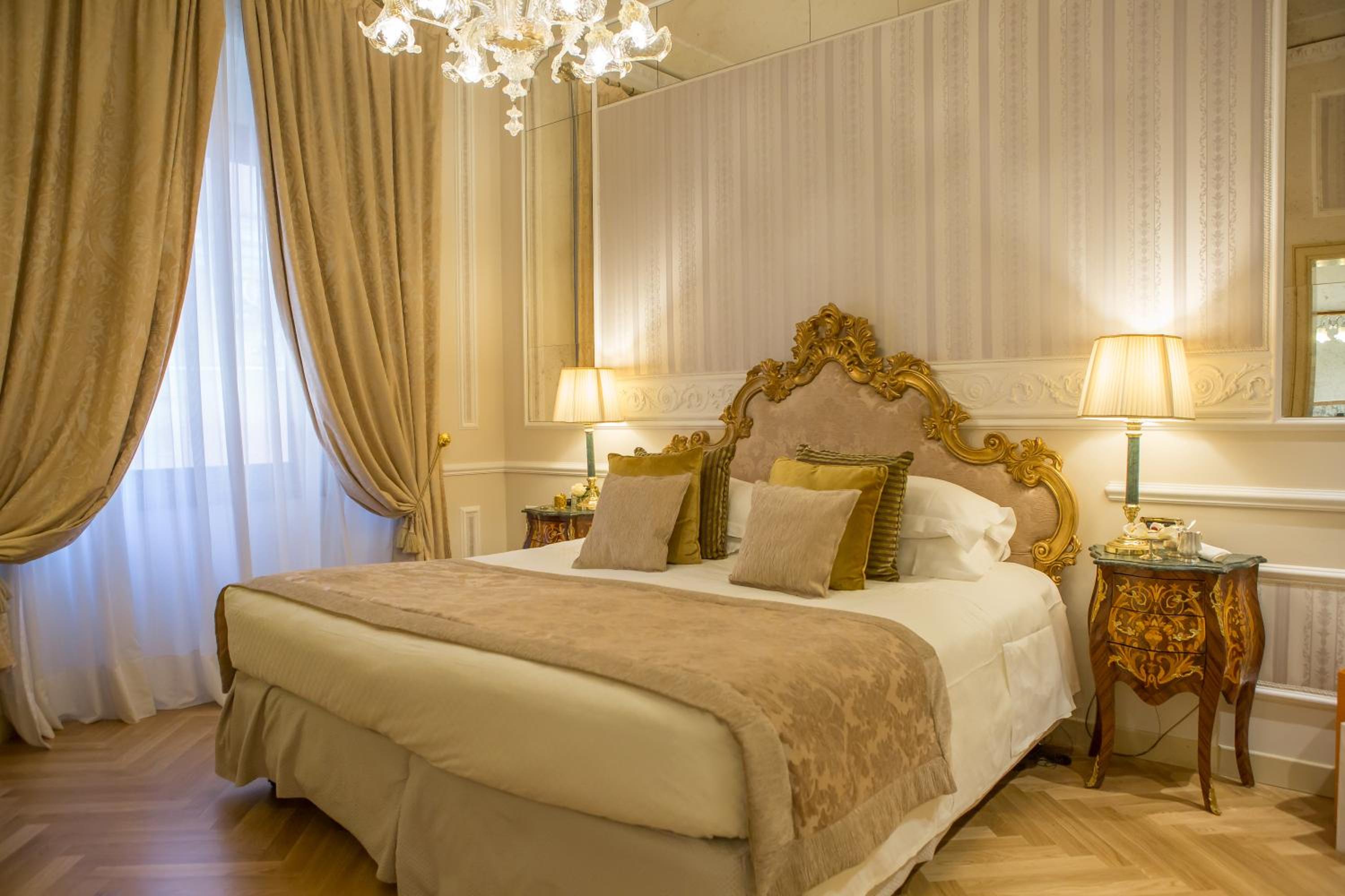 Deluxe Double Room - Photo 2