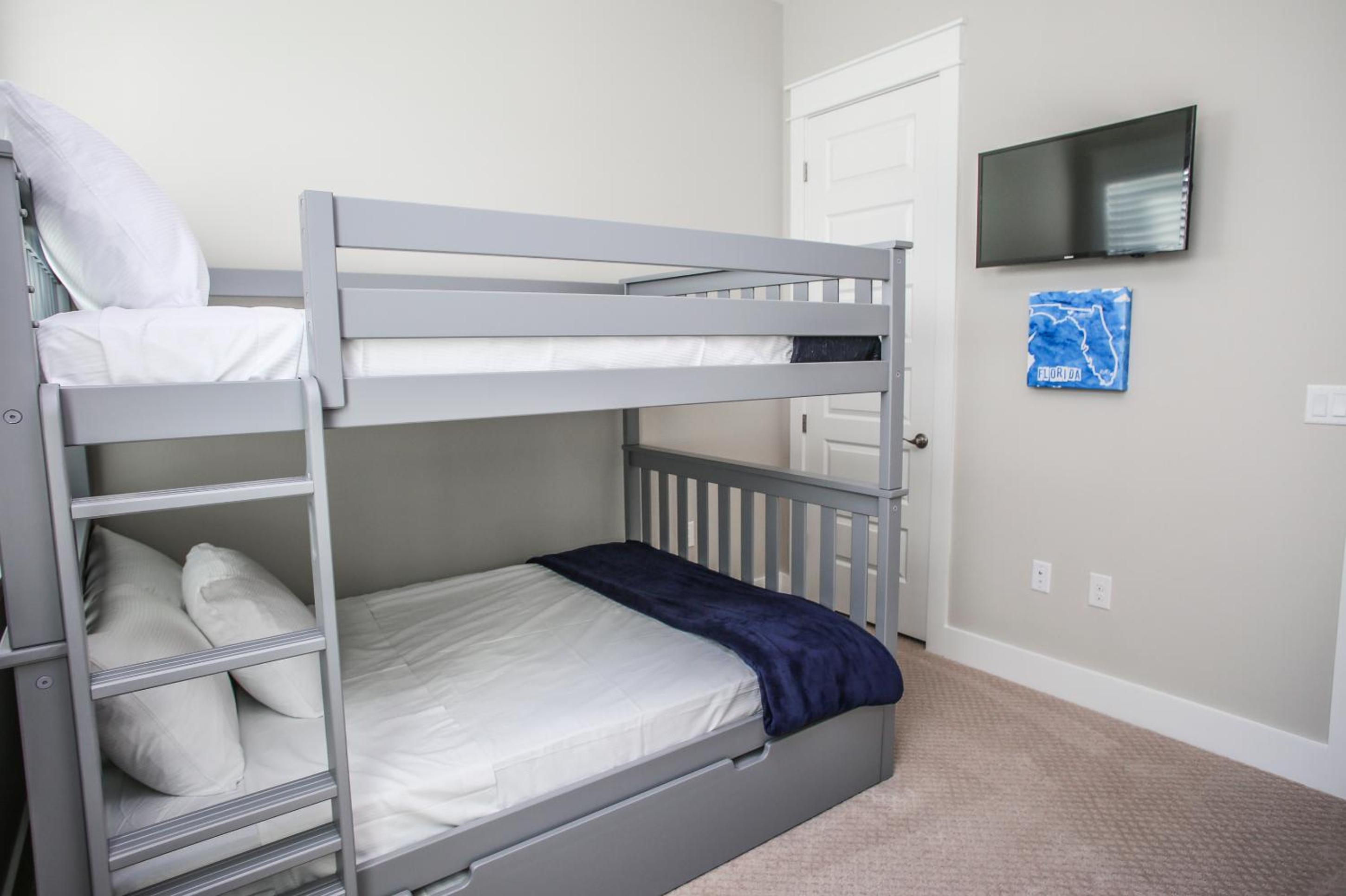 Three-Bedroom Townhouse – Joy Found photo 2