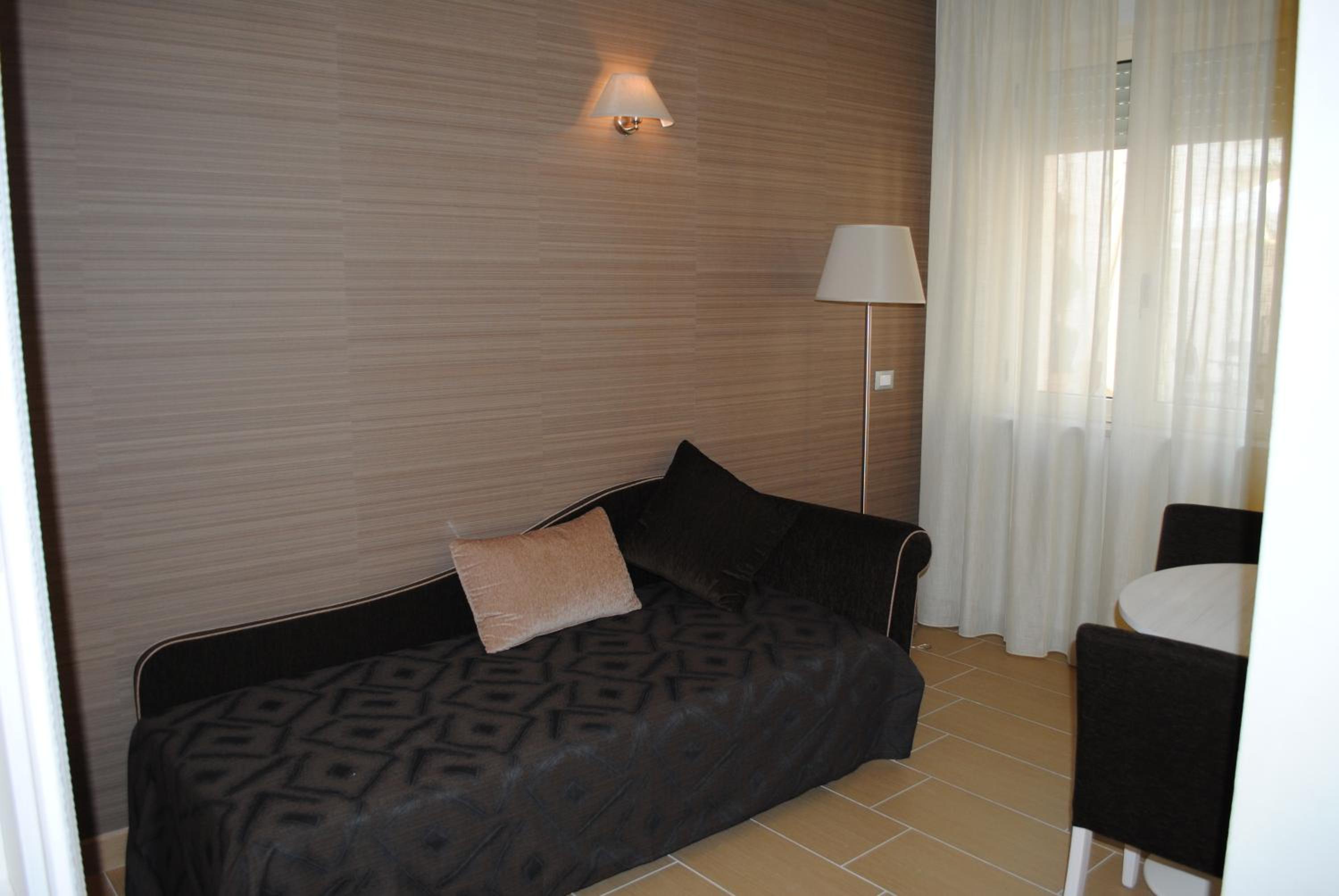 Superior Triple Room - Photo 10