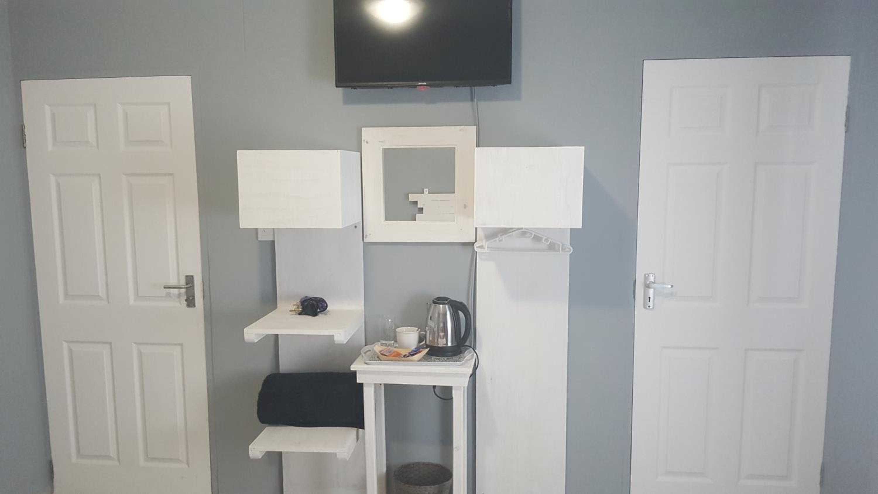 Twin Room with Bathroom photo 1