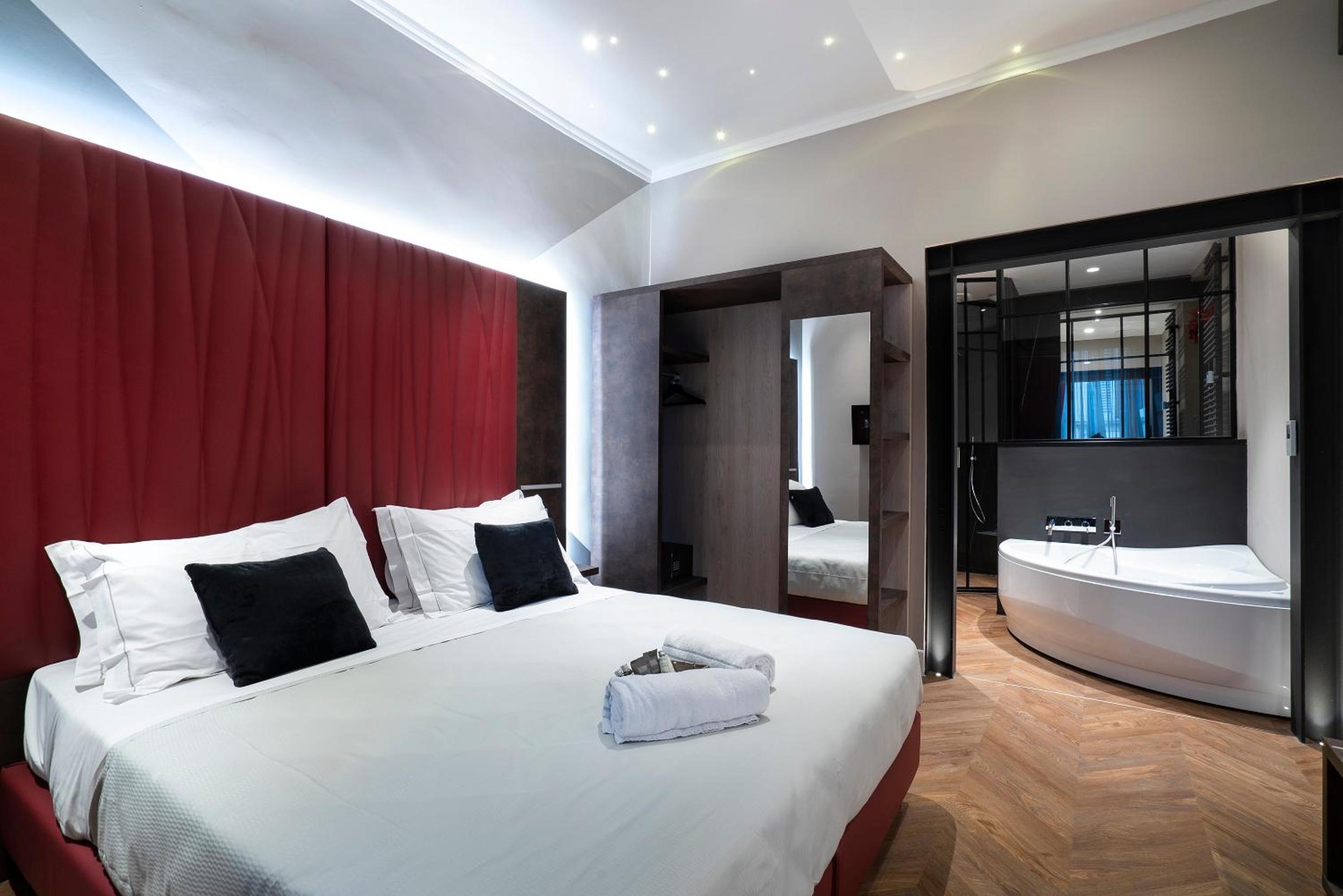 Suite with Spa Bath and Sauna photo 2