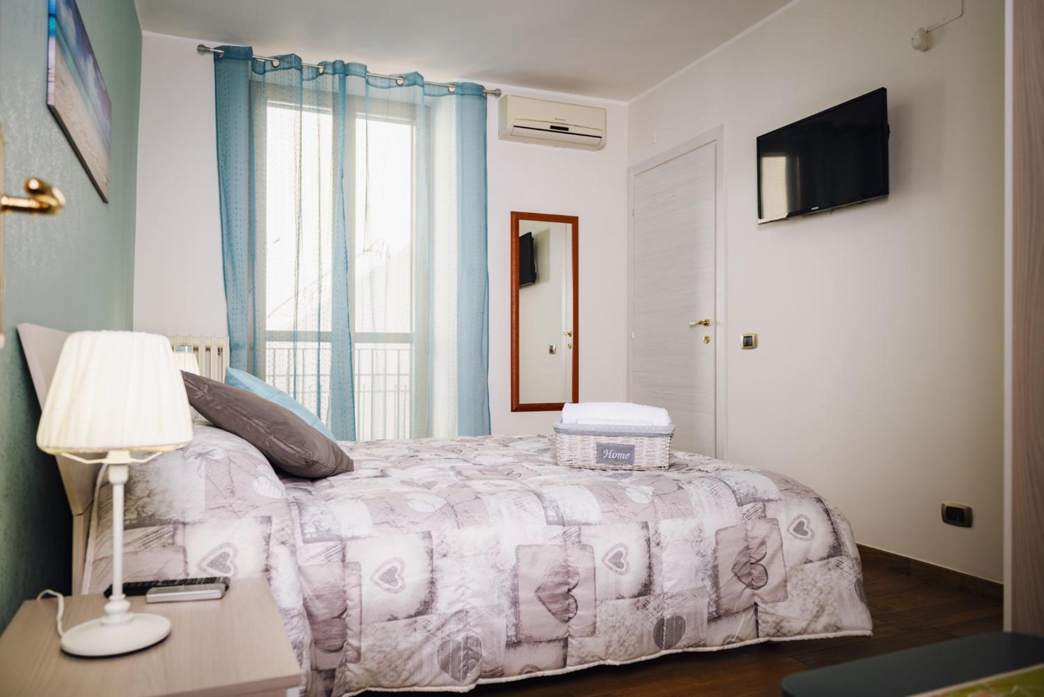 Double Room with Private Bathroom photo 2
