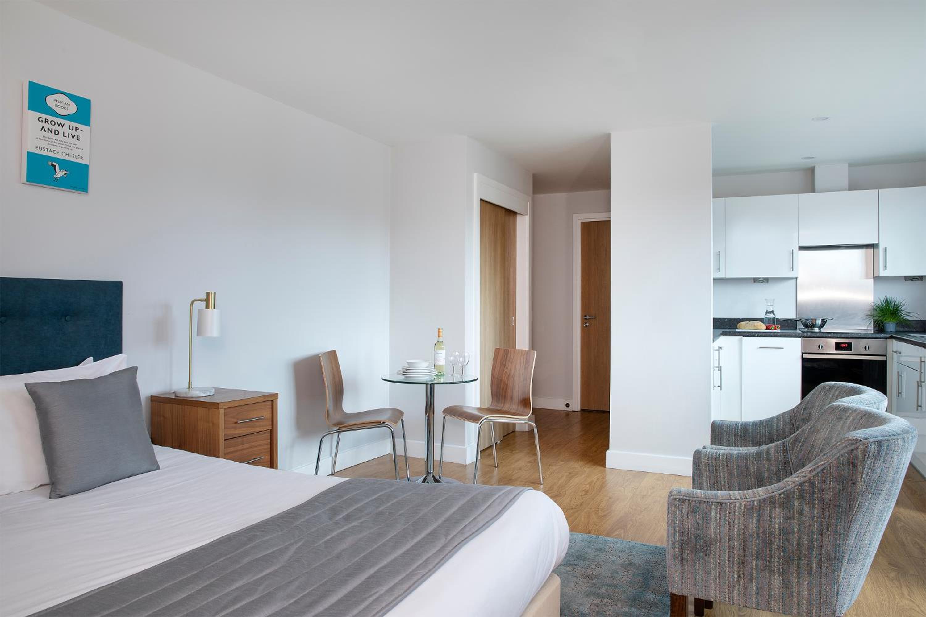 Studio Apartment - Photo 1