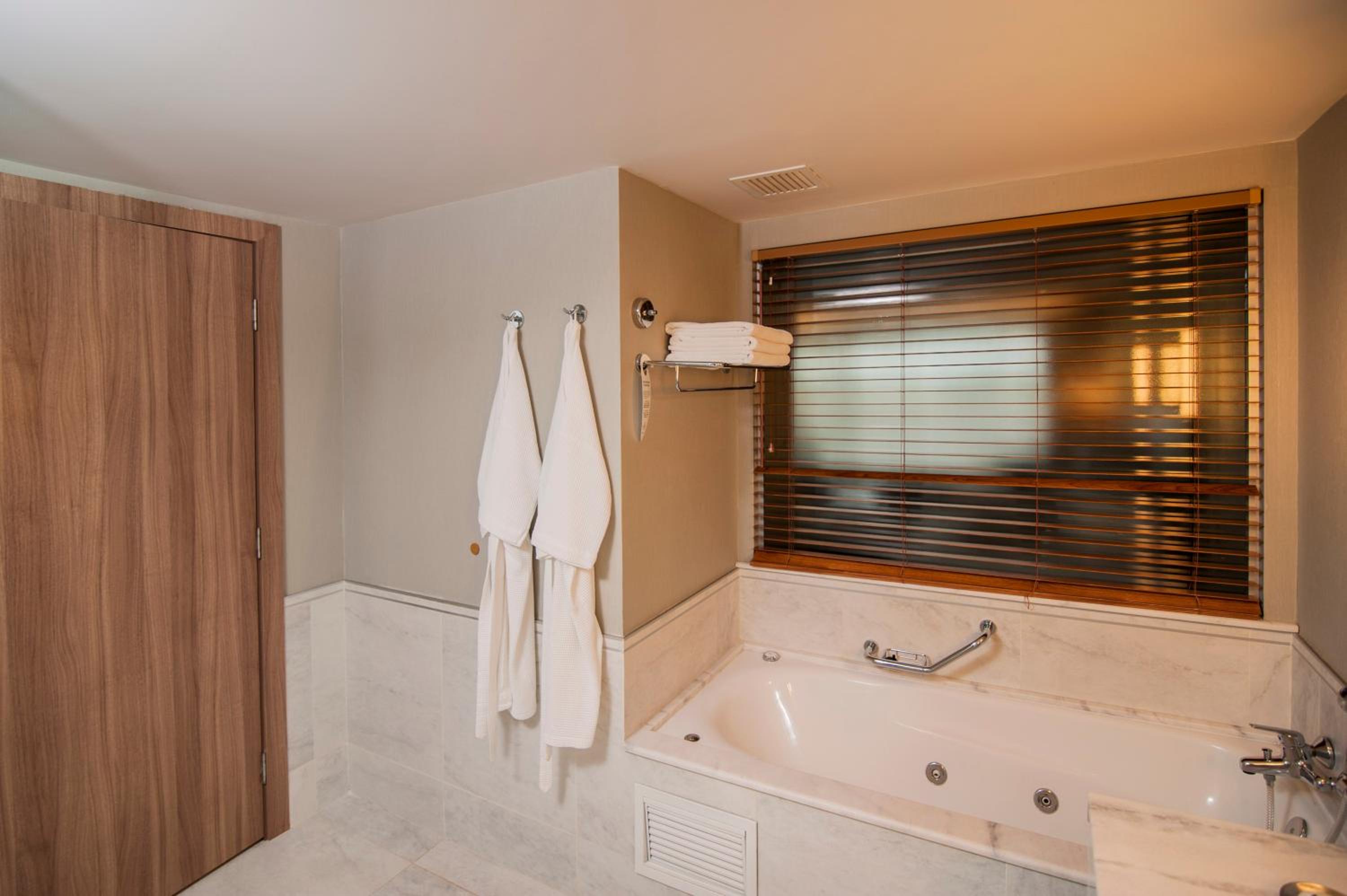 Premier Room with Double Bed photo 3