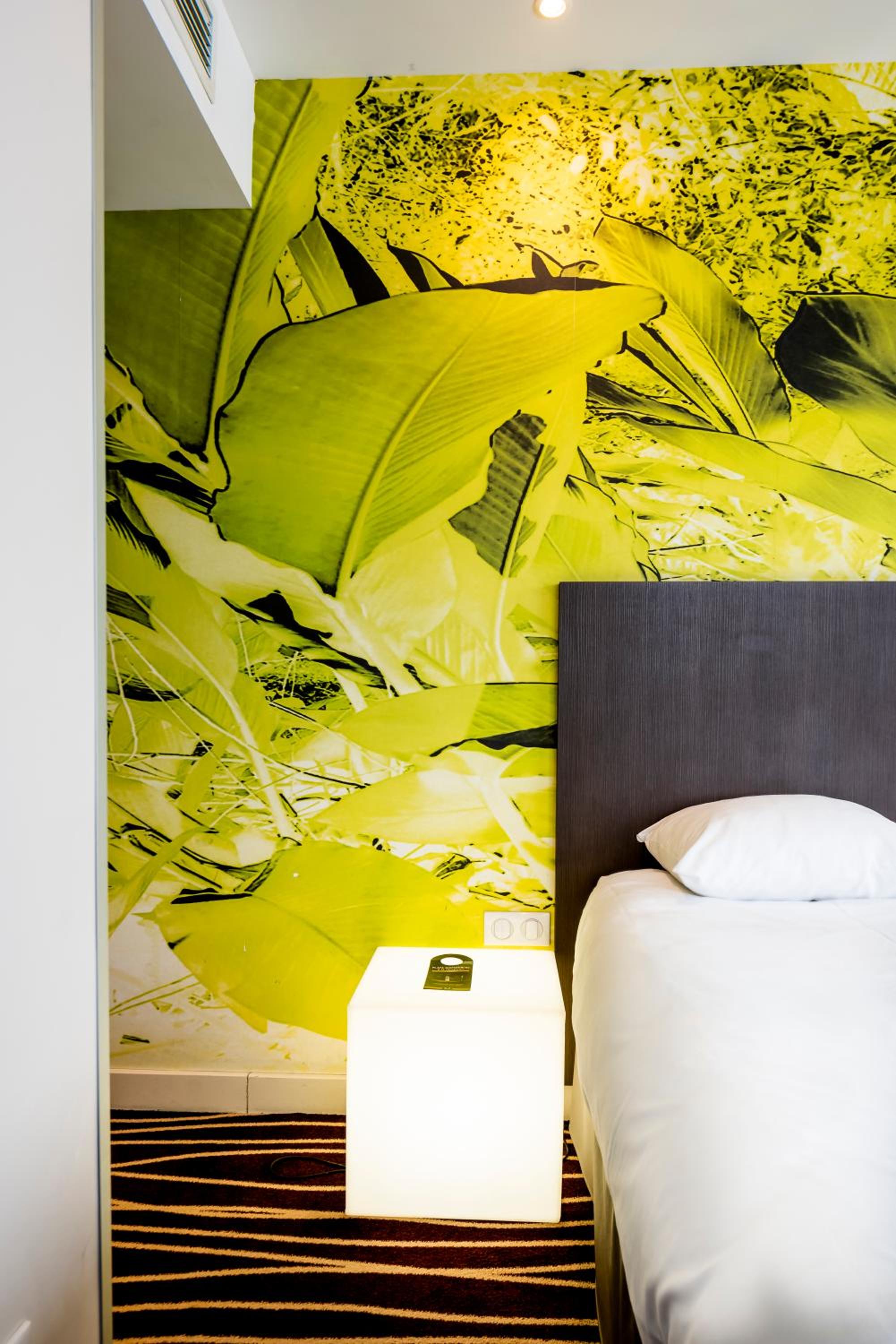 Standard Twin Room - Photo 2