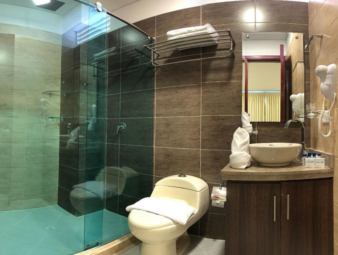 Twin Room with Private Bathroom photo 2