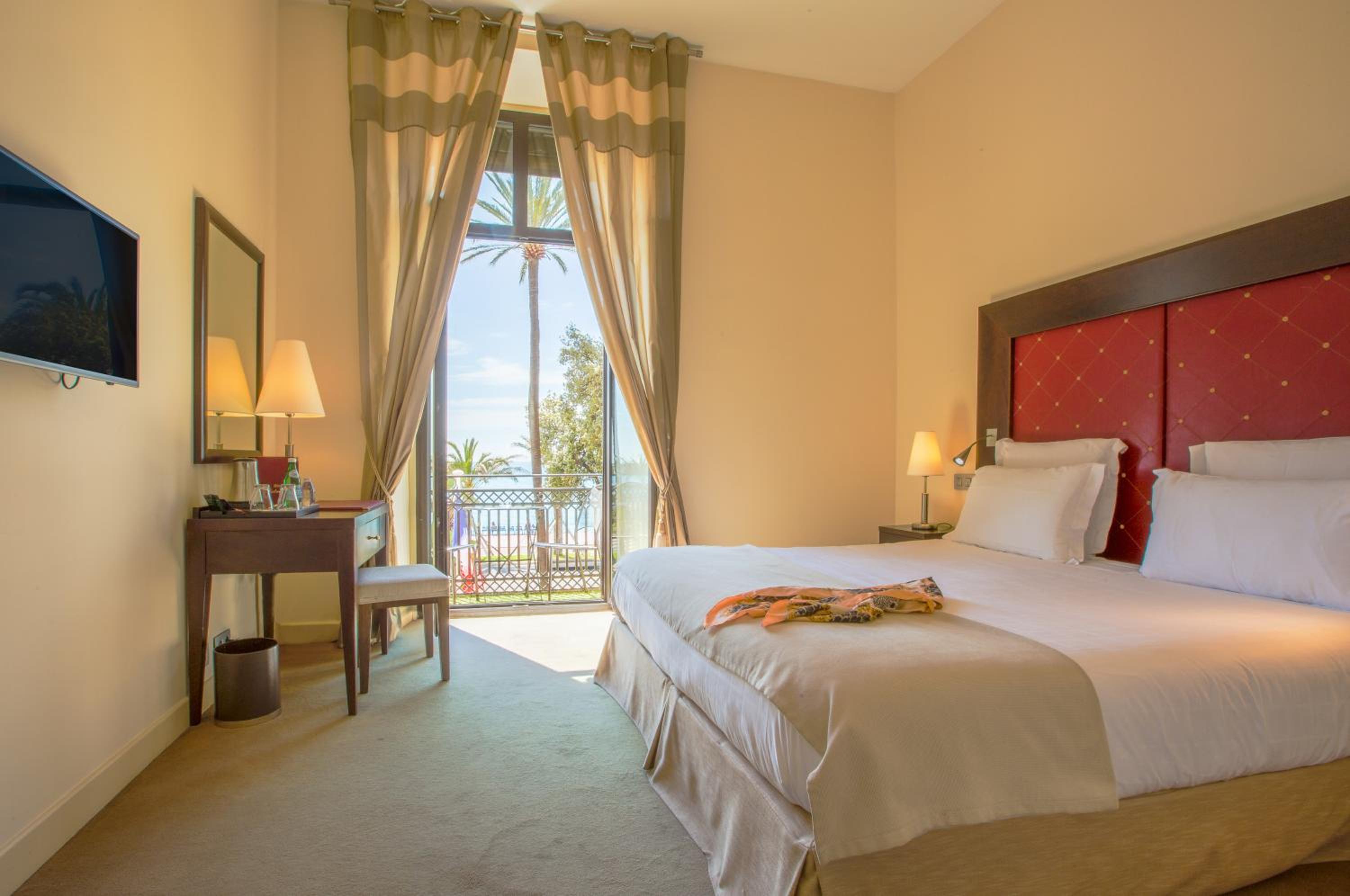 Superior Double Room with Sea View and Balcony - Photo 9