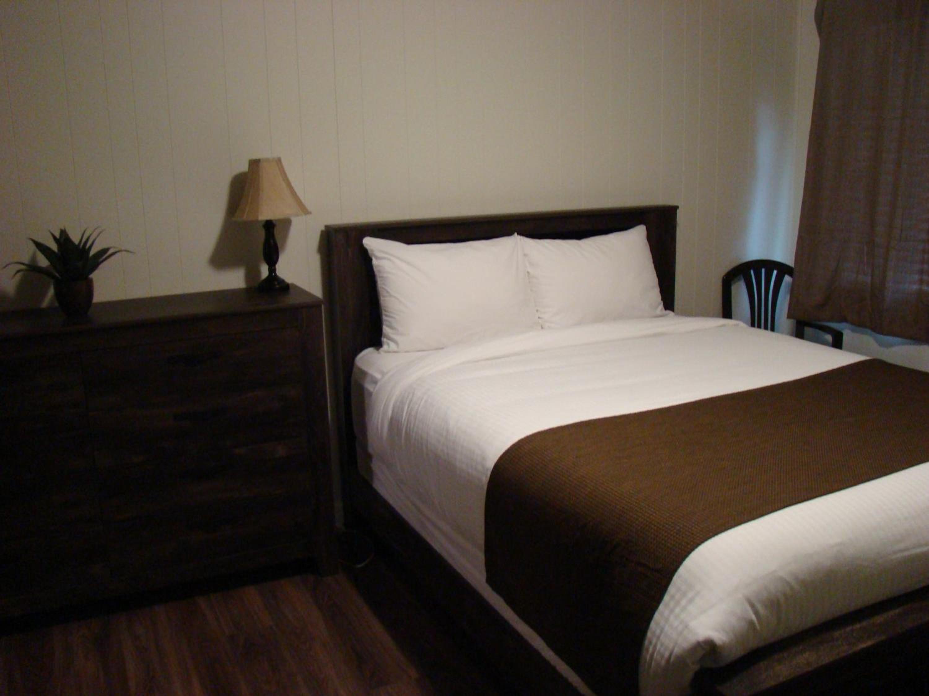 Queen Room with Two Queen Beds photo 3