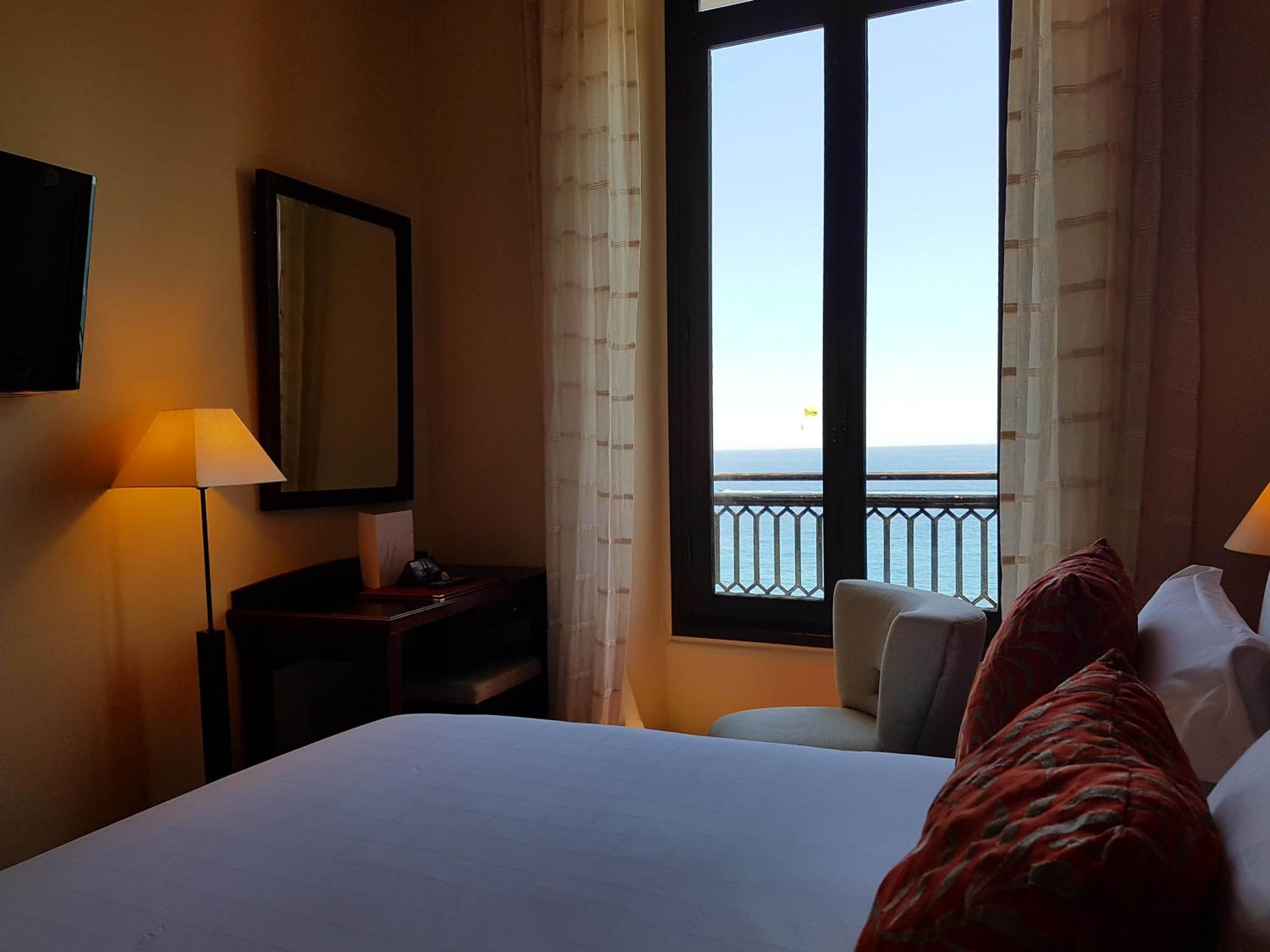 Standard Room with Sea View - Photo 3
