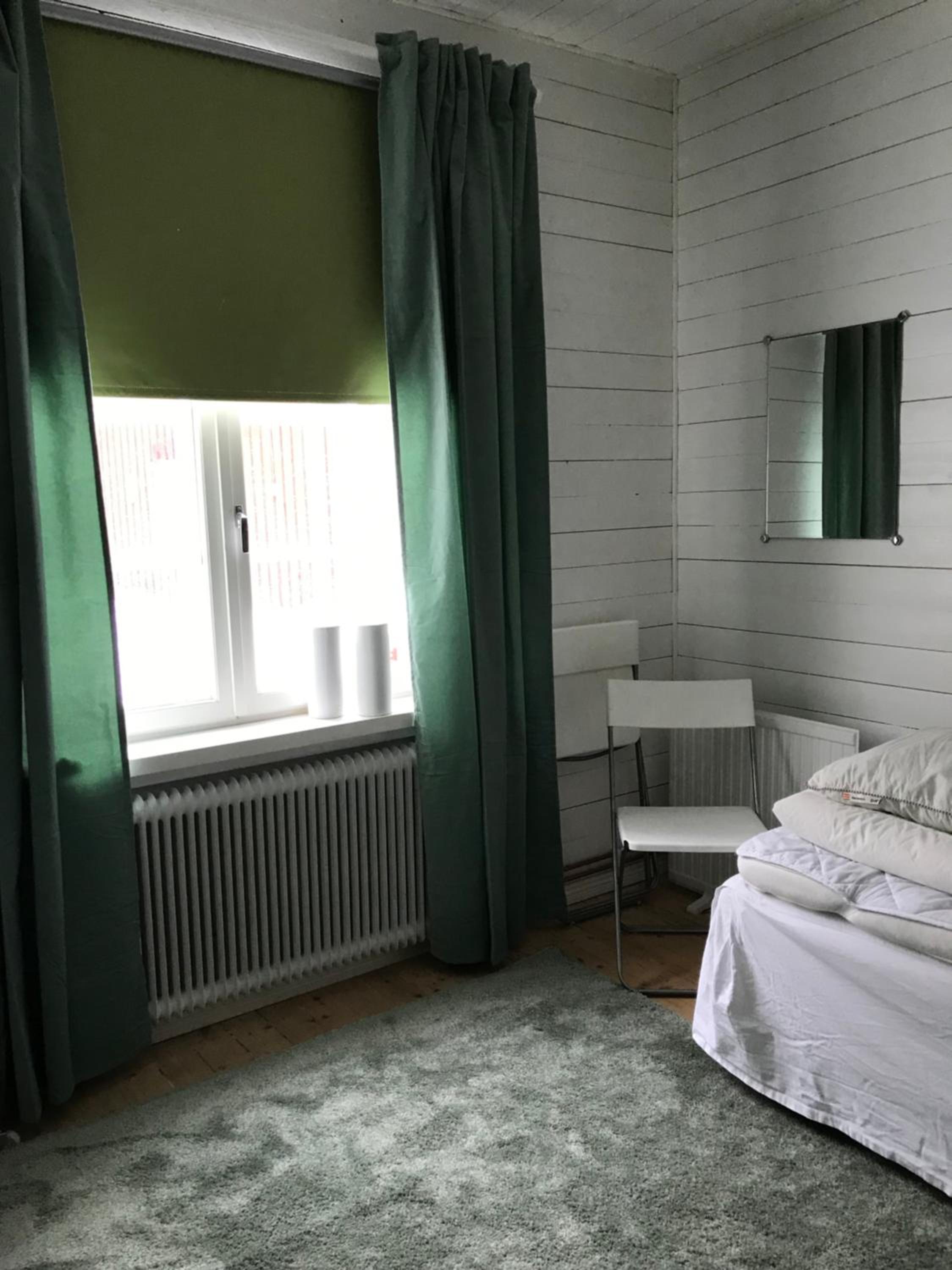 Single Room with Shared Bathroom photo 2