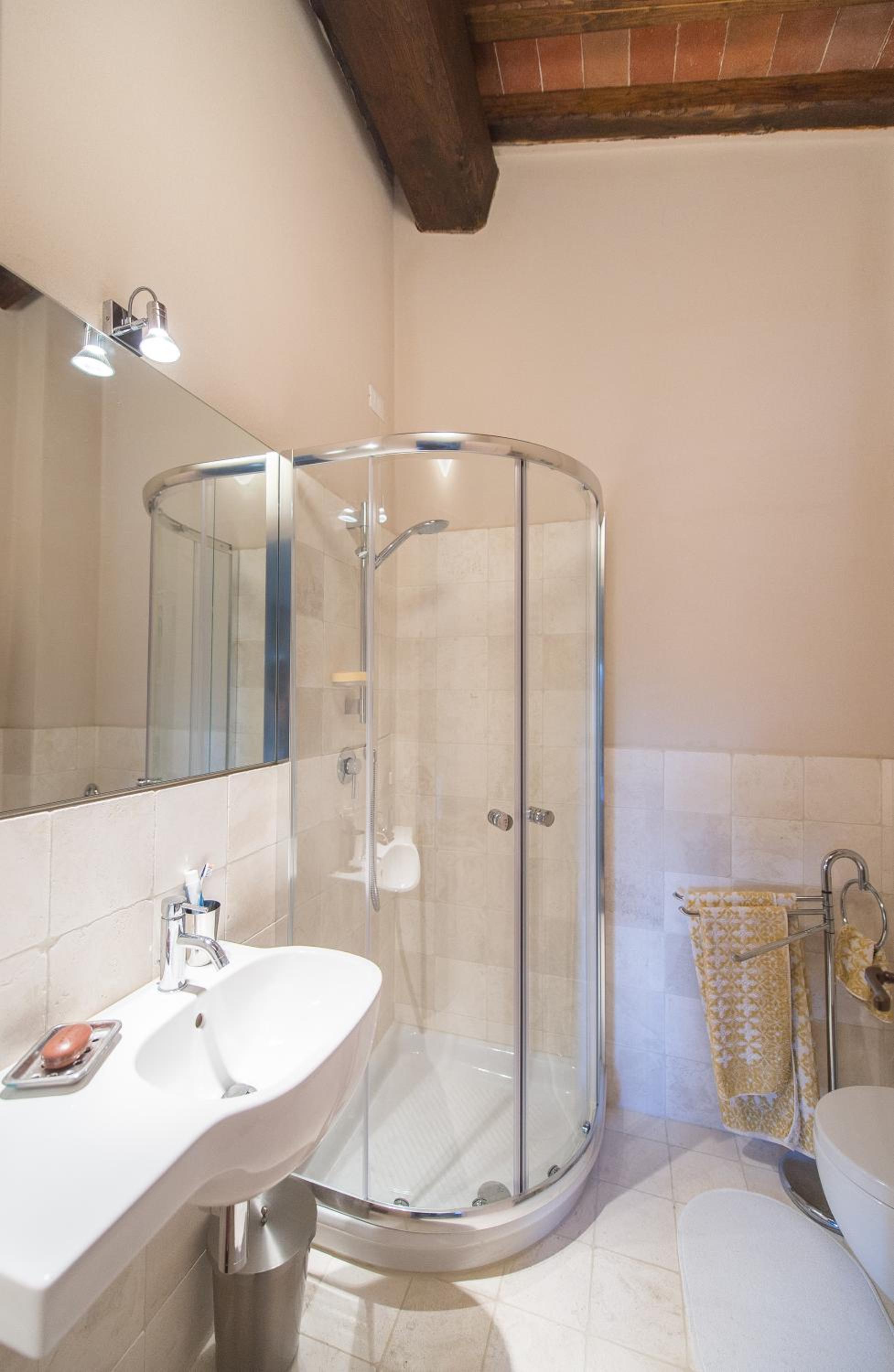 Double Room with Private Bathroom photo 2