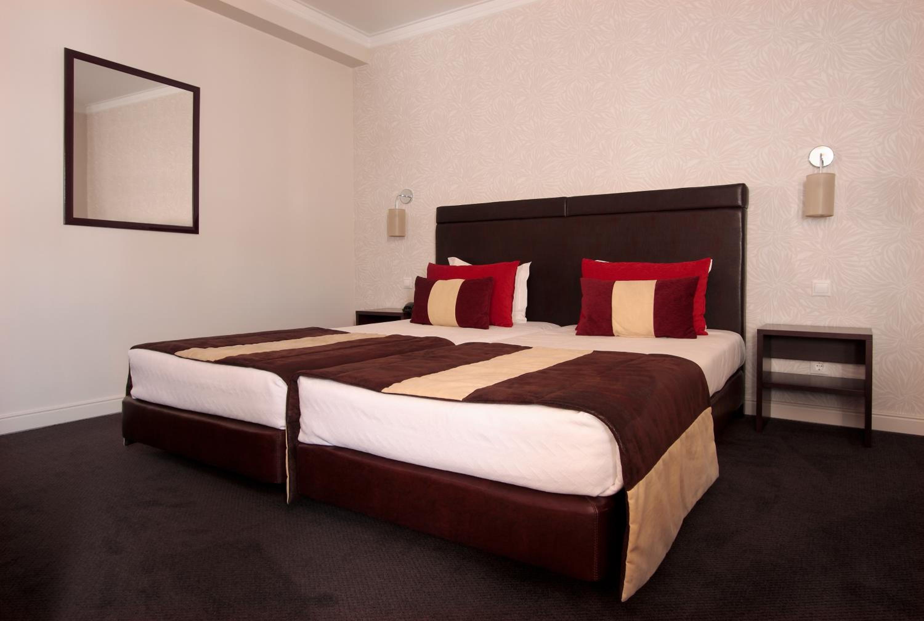 Twin Room - Photo 2