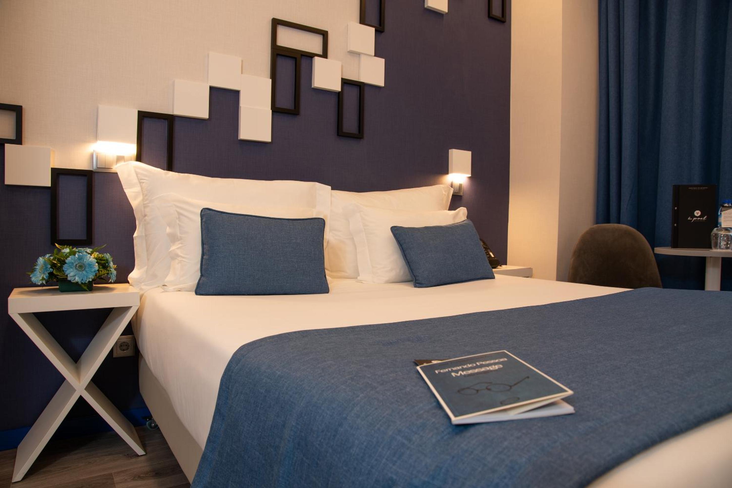 Standard Double Room thumbnail 6