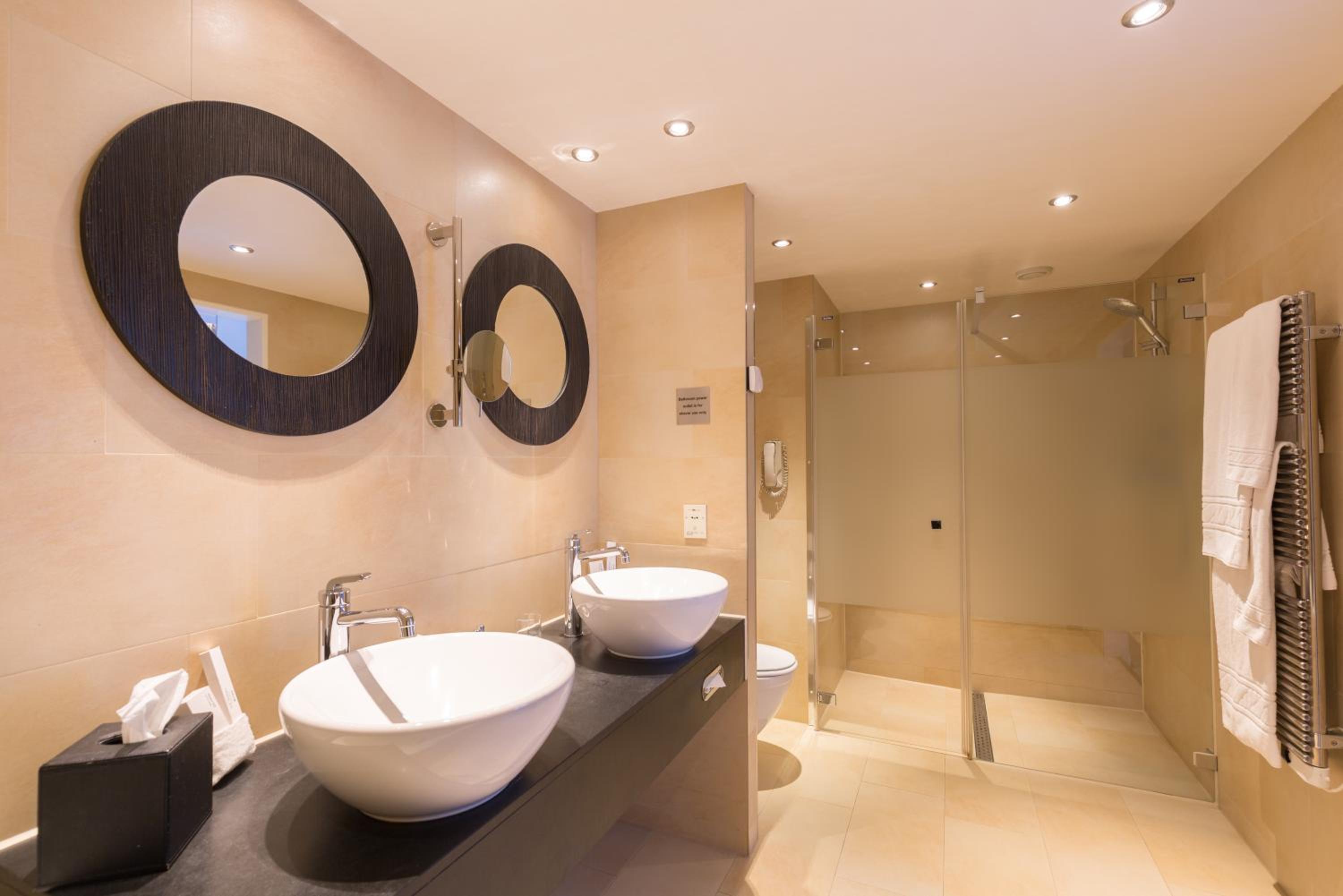Ruyschen Suite with Canal View - Photo 11