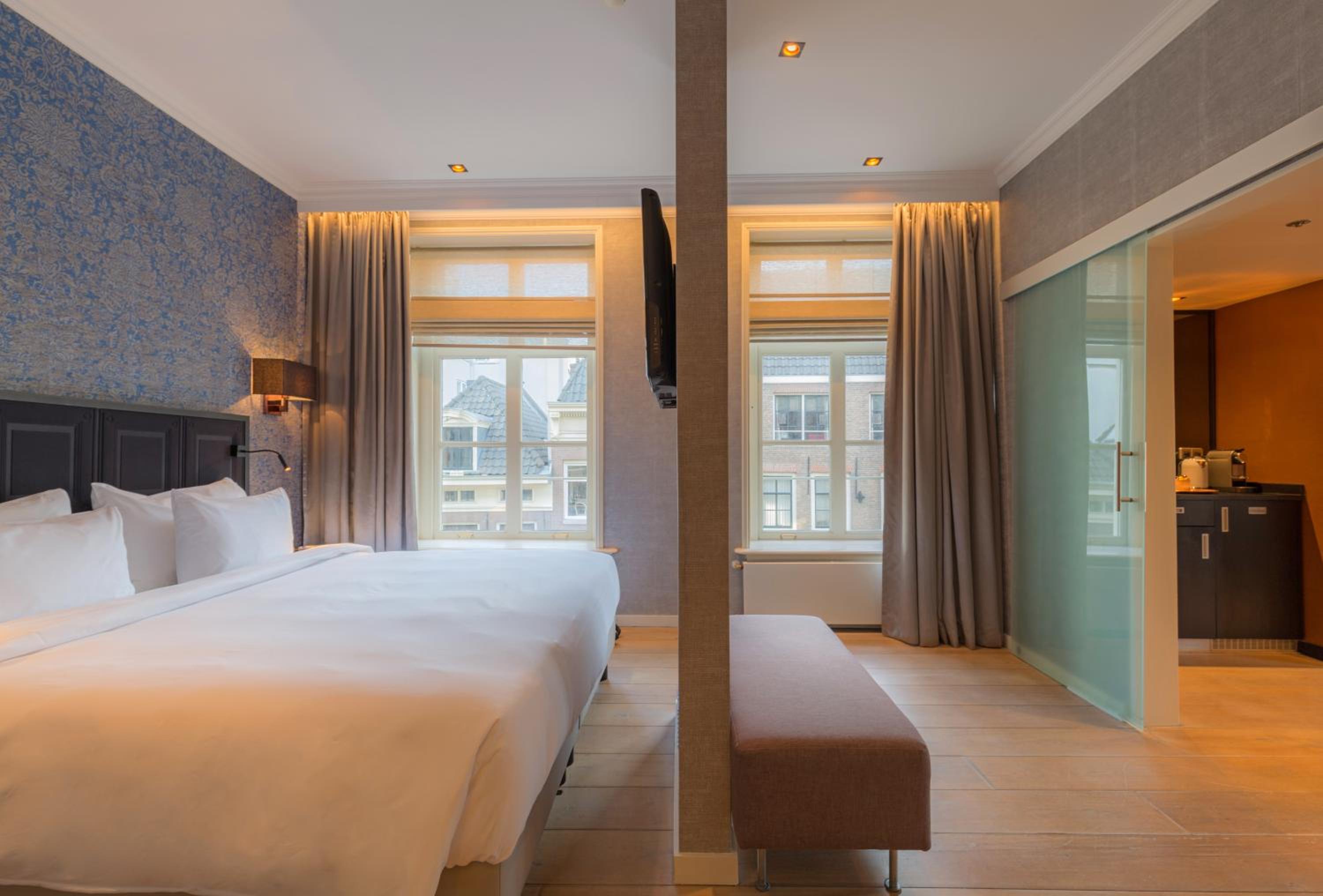 Ruyschen Suite with Canal View - Photo 8