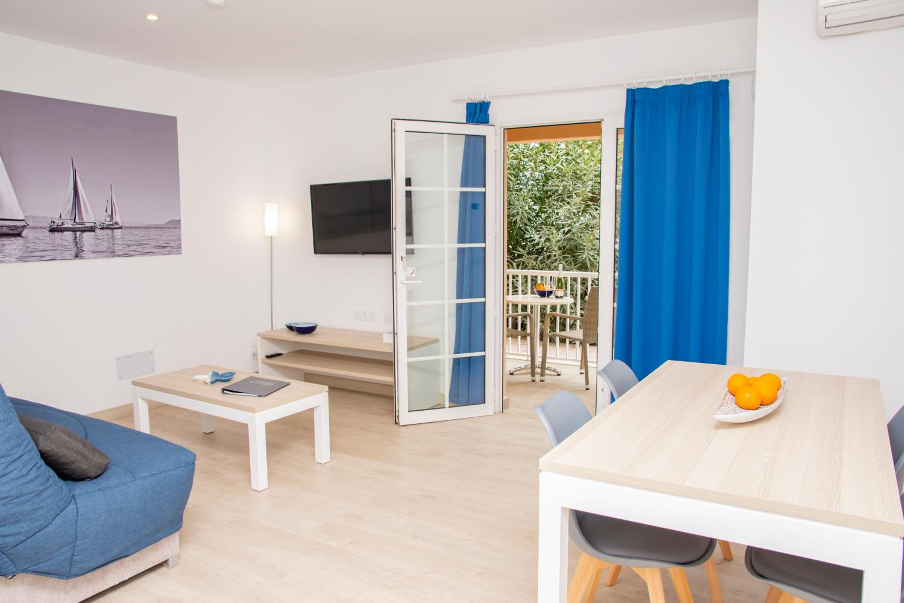 Two-Bedroom Apartment (2-5 Adults)