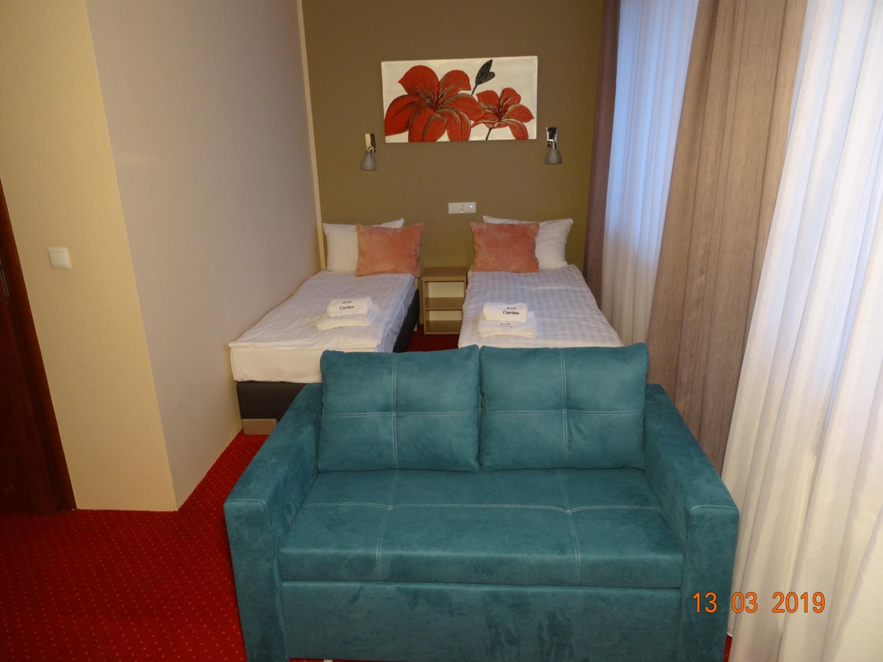 Family Room - Photo 3