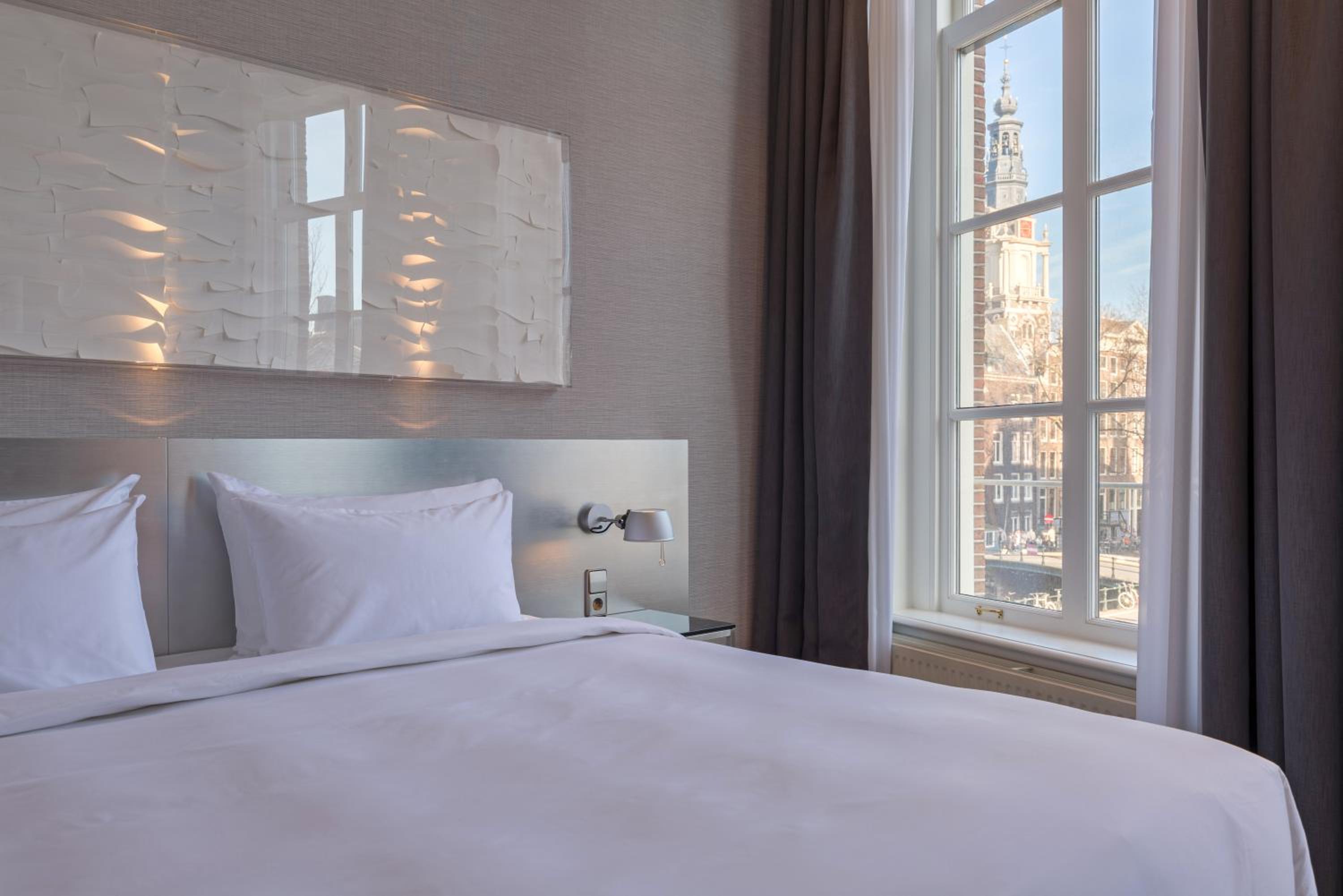 Premium Double or Twin Room with Canal View - Photo 9