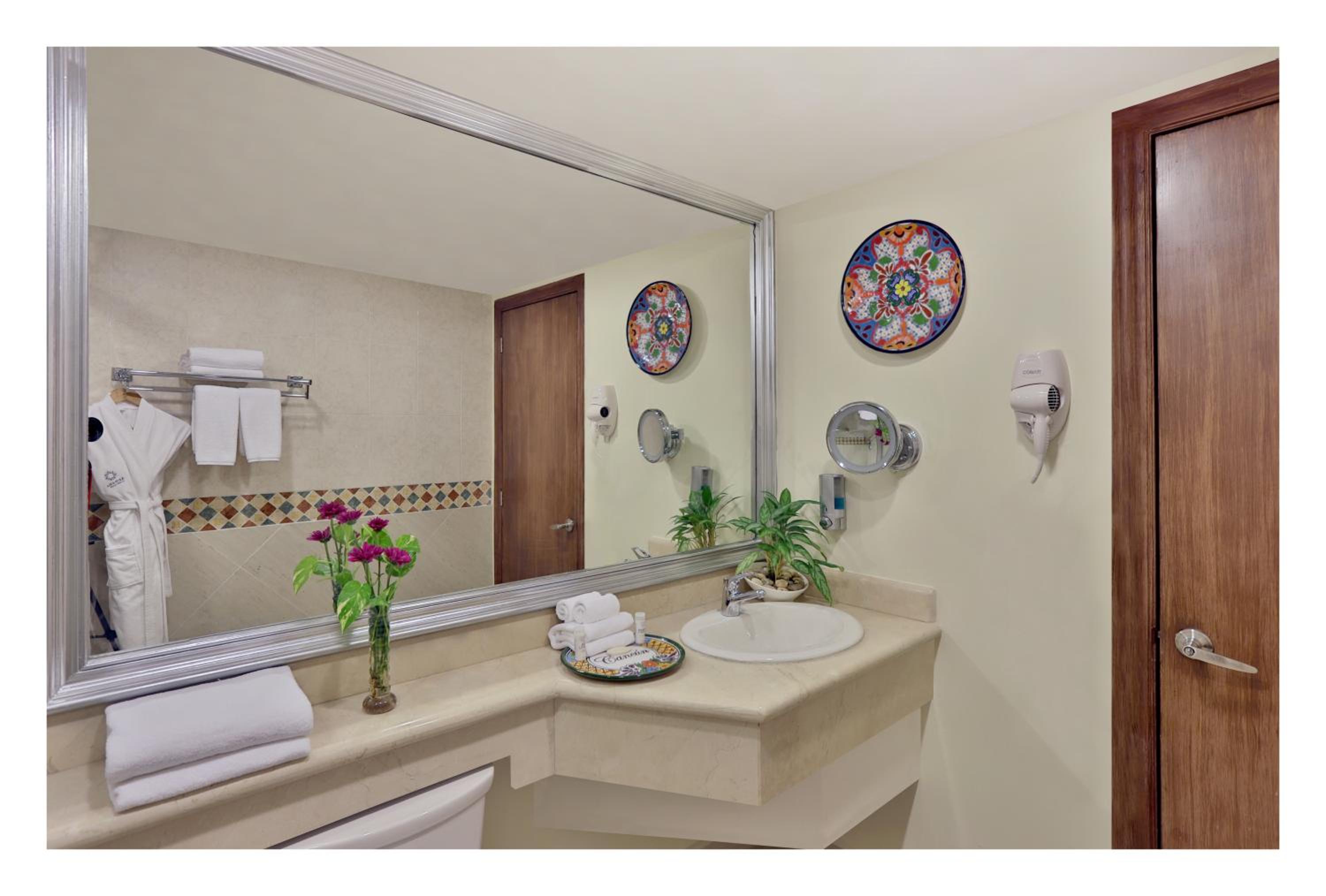 Available room thumbnail 5