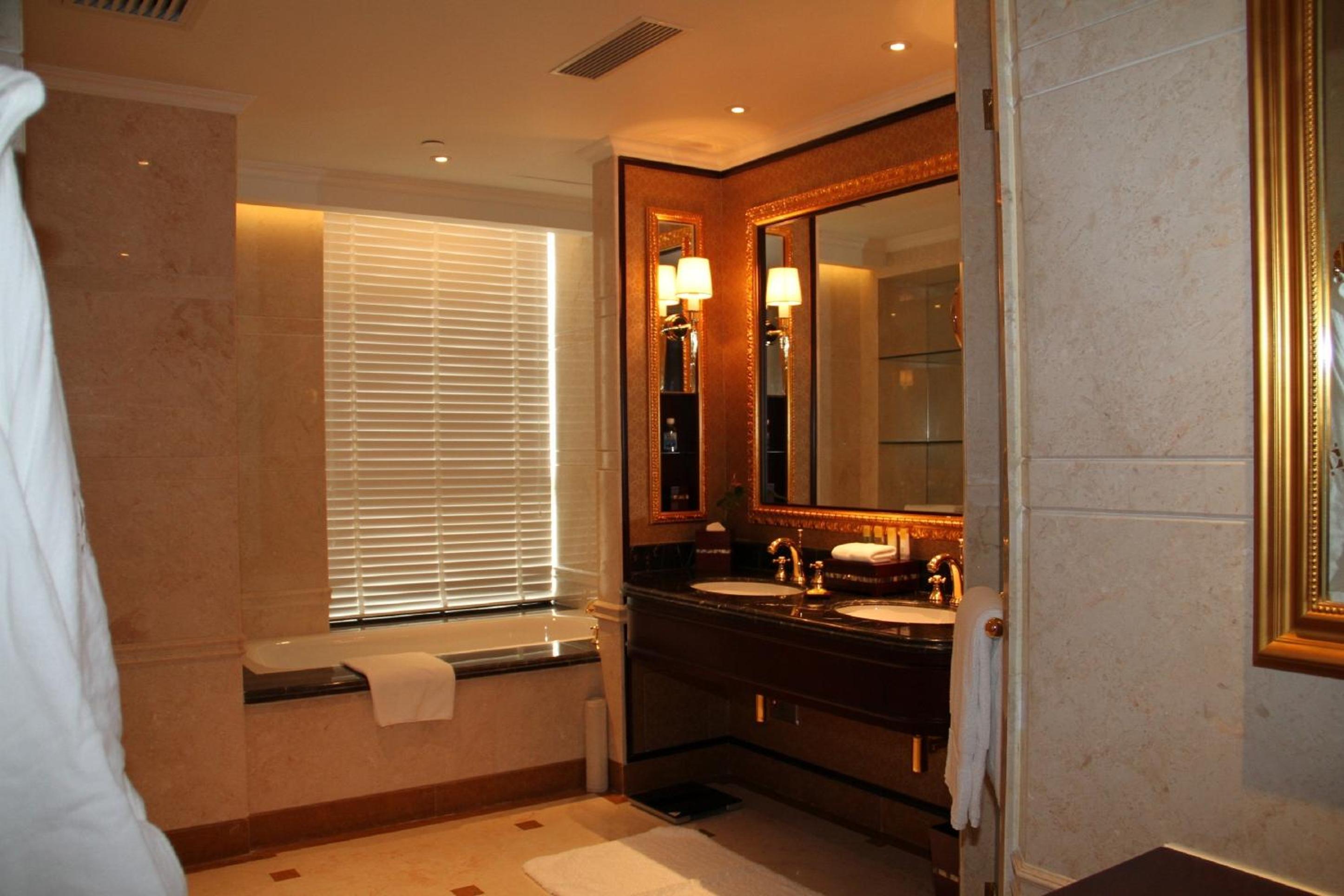 Executive Twin Room - Photo 2