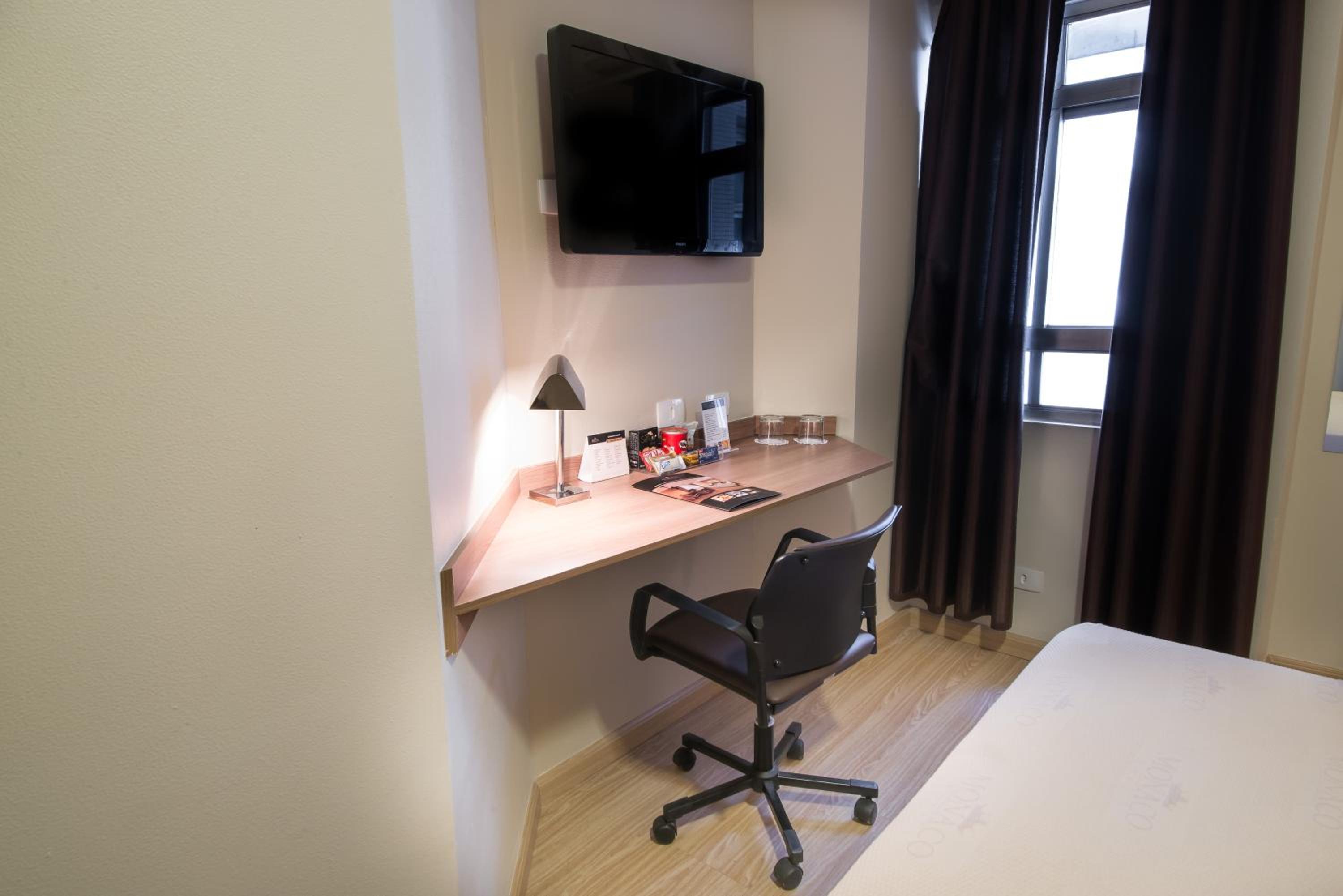 Standard Twin Room photo 2