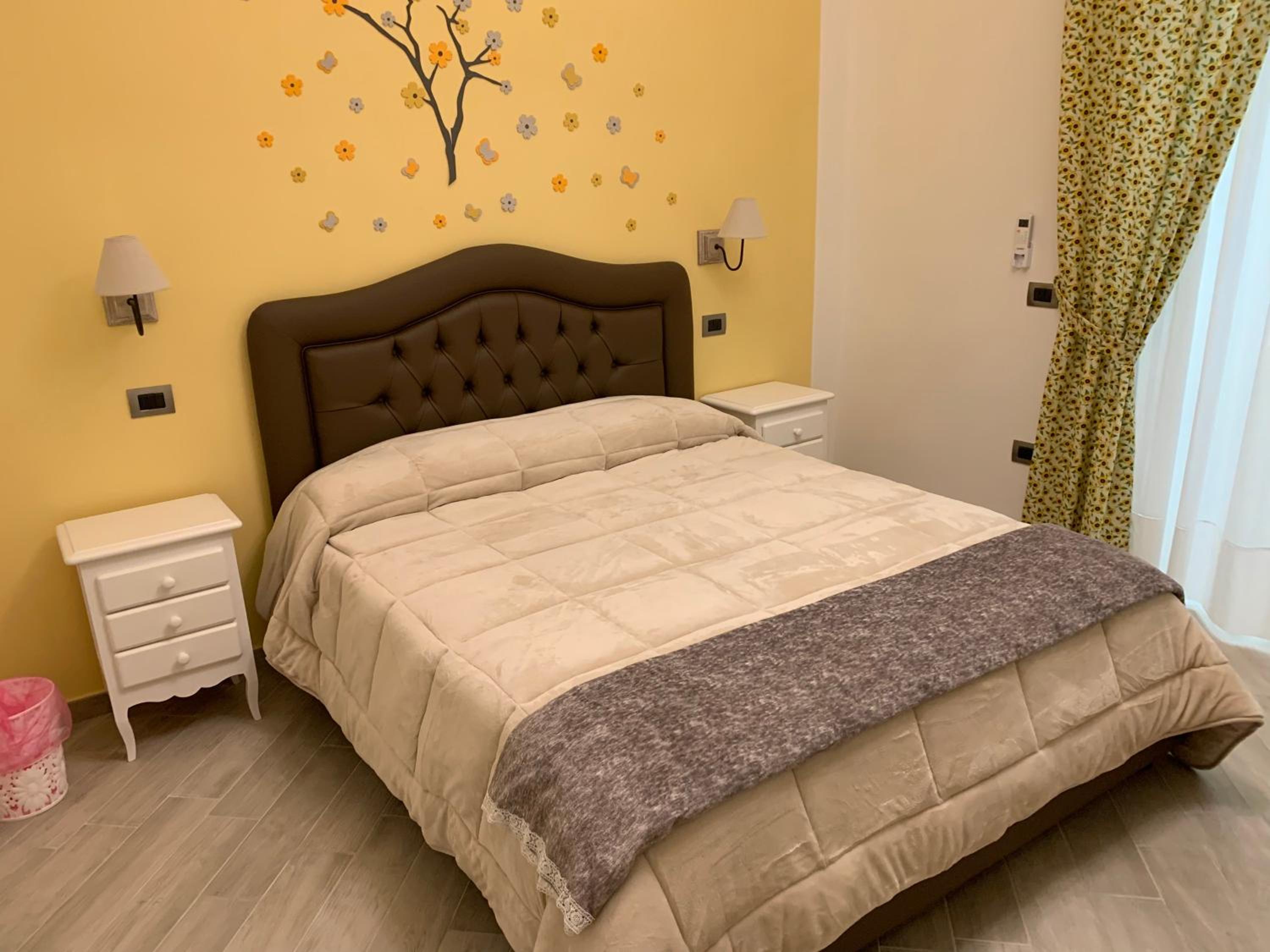 Deluxe Room with Private Bathroom
