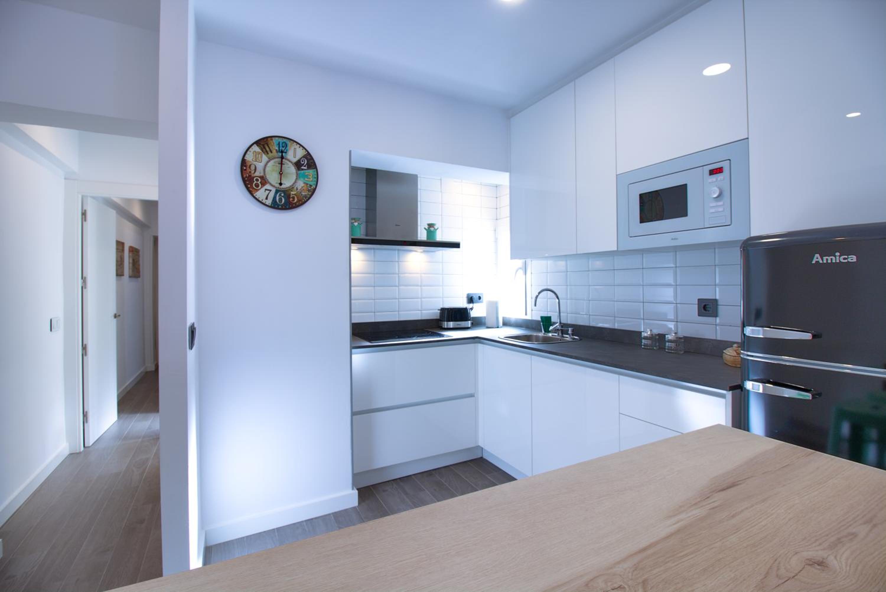 Three-Bedroom Apartment - Photo 25