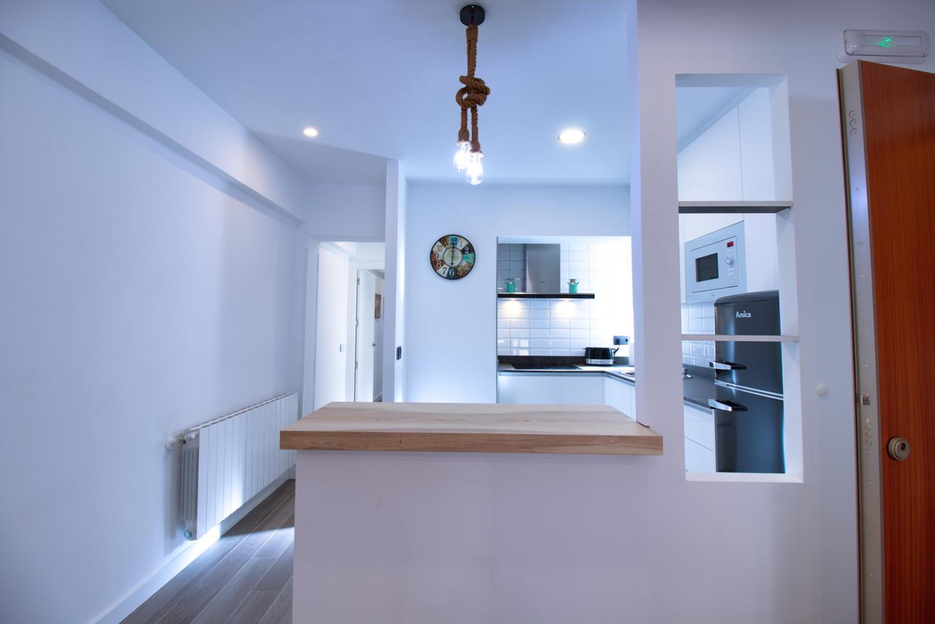 Three-Bedroom Apartment - Photo 27